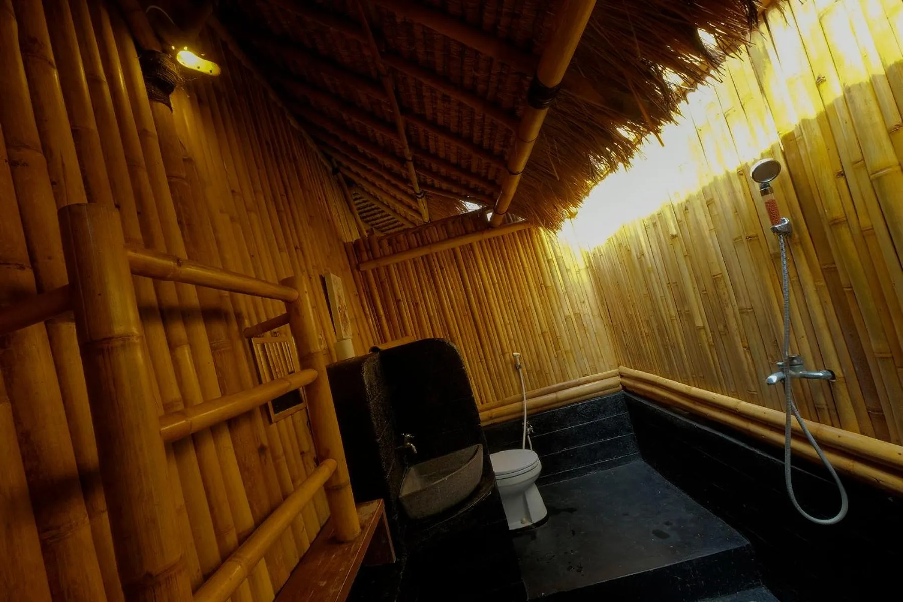 Bathroom in Rinjani Beach Eco Resort