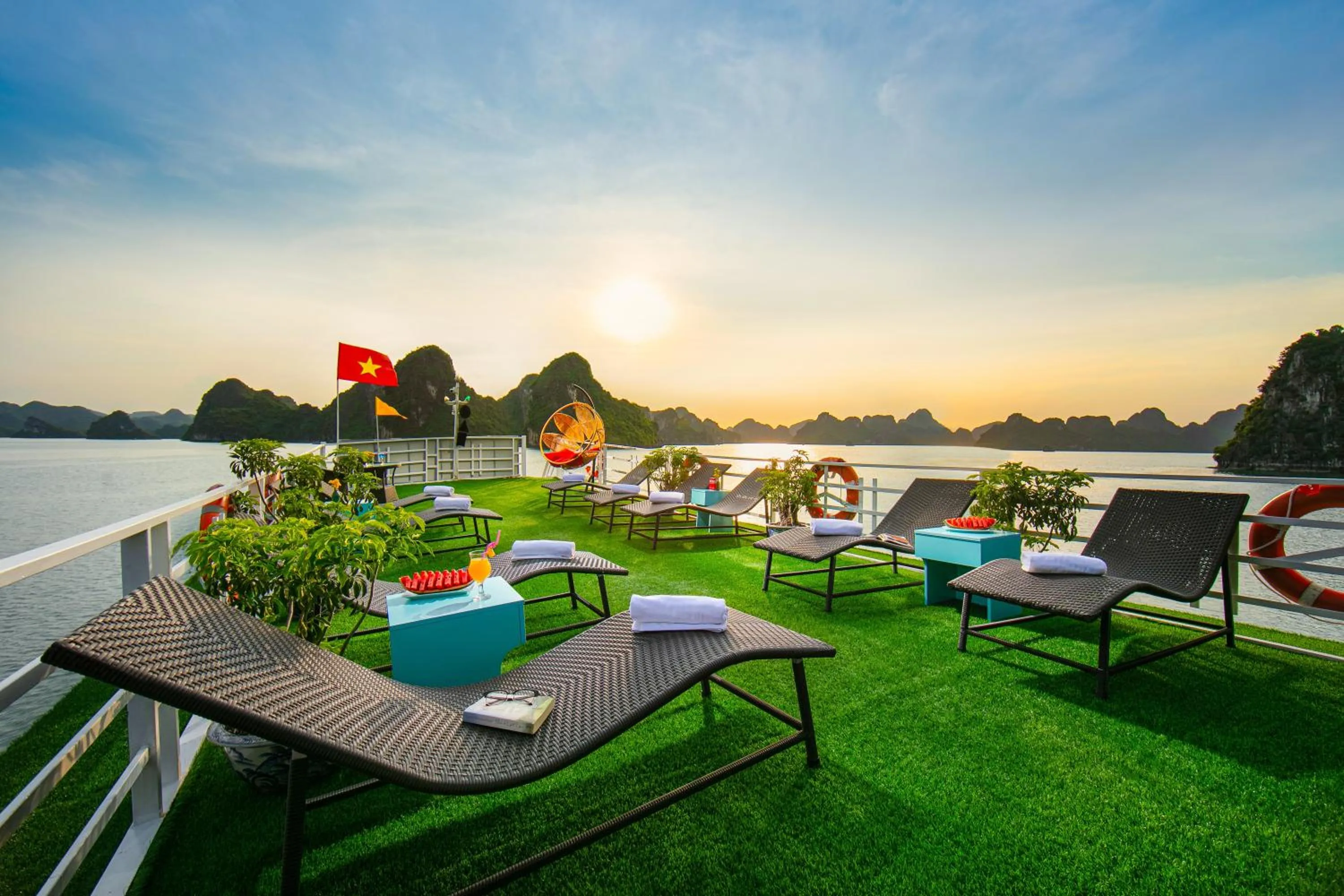 Sunset in Halong Fantasea Cruise