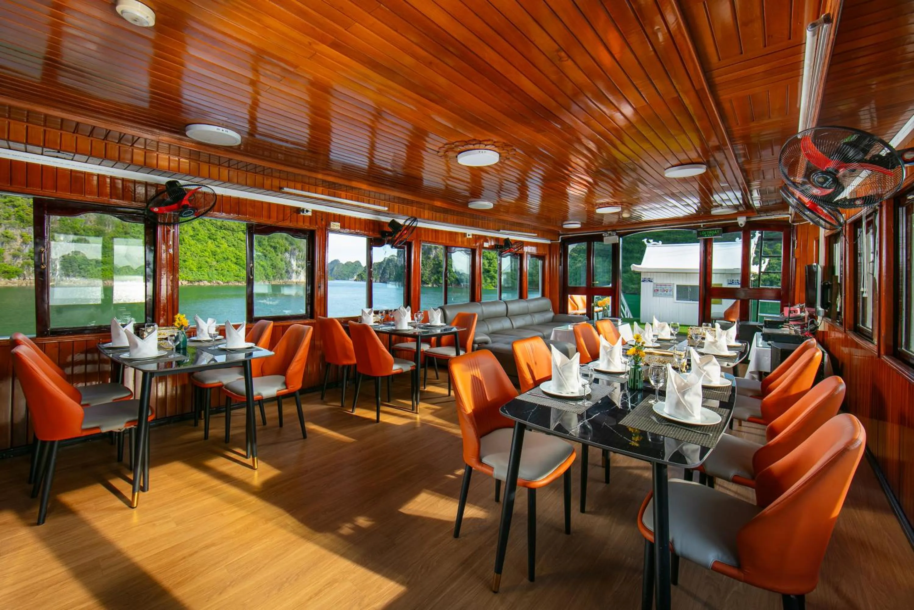 Restaurant/places to eat in Halong Fantasea Cruise