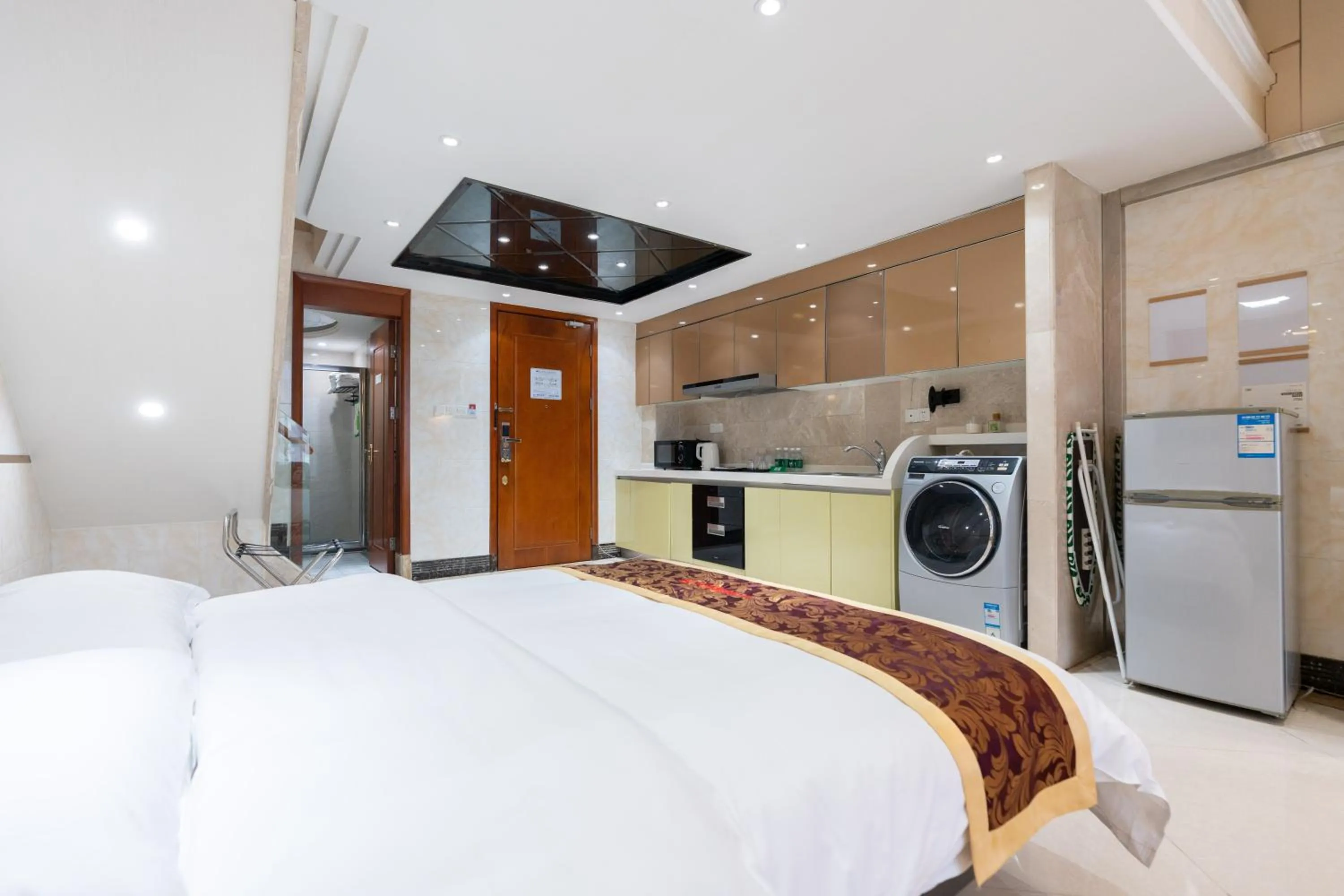 Bed in Louidon Mega Apartment Of Kam Rueng Plaza