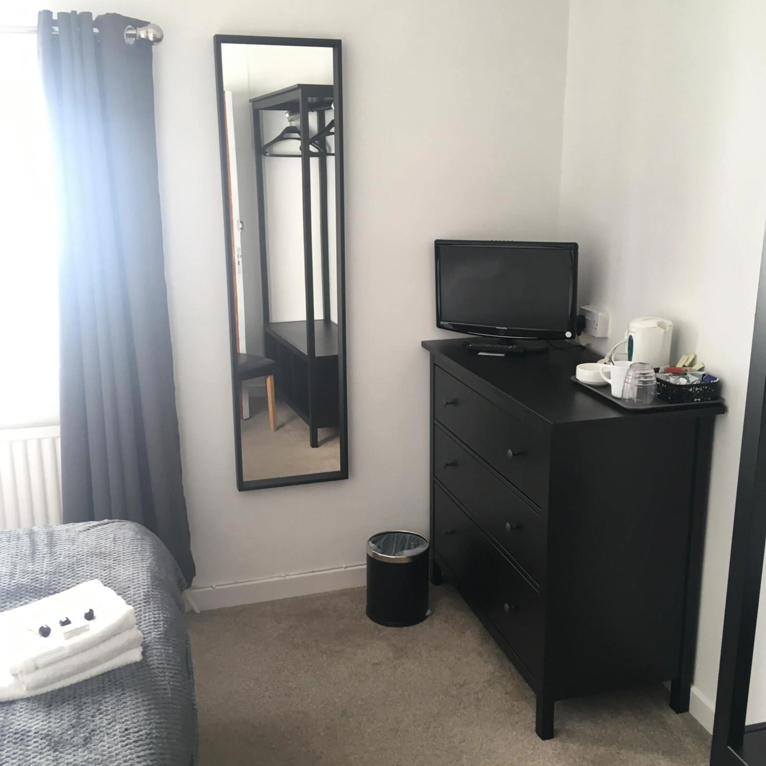 Bed in Oak Alyn Hotel