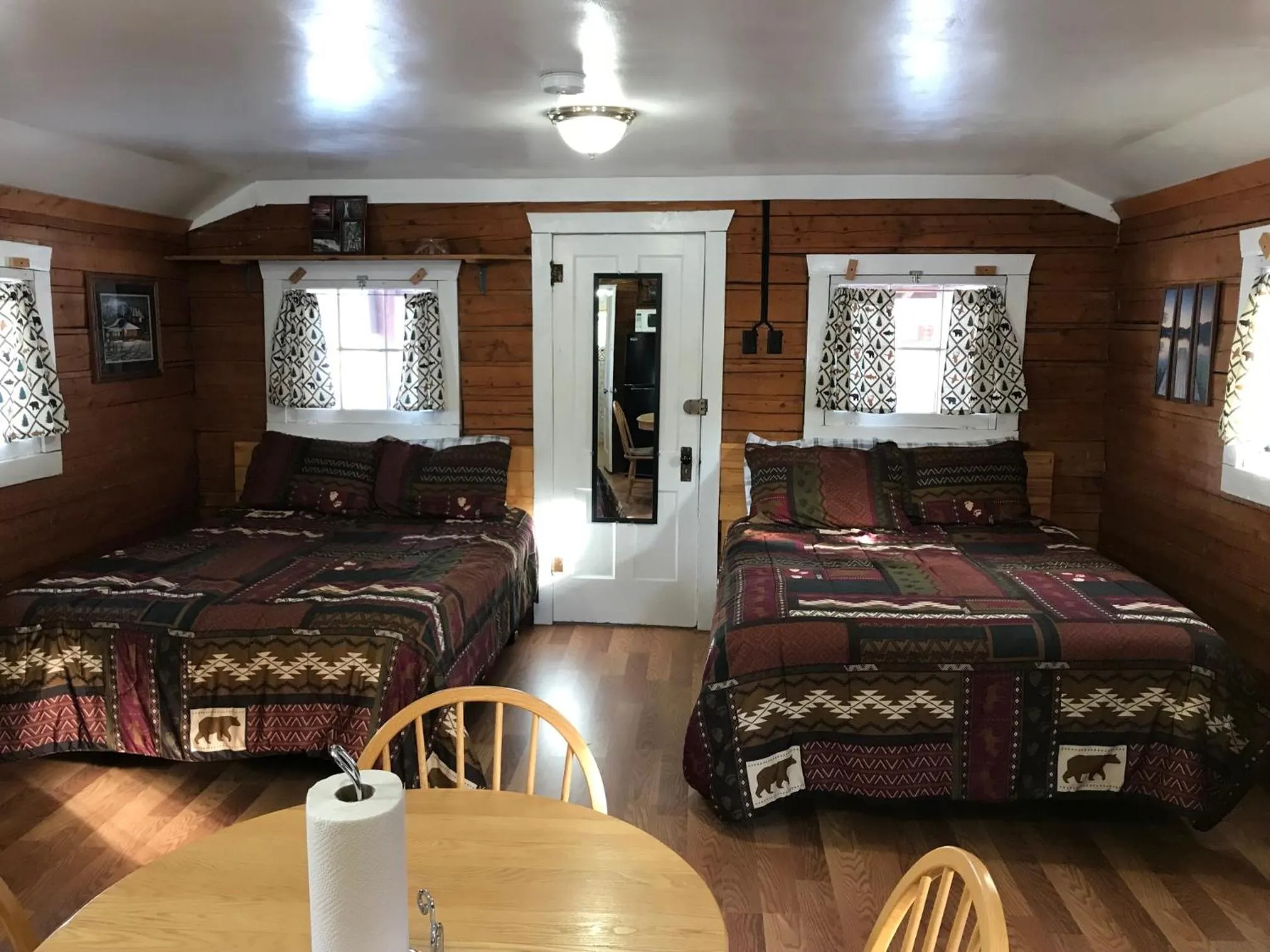 Bed in Grandview Cabins & RV Resort