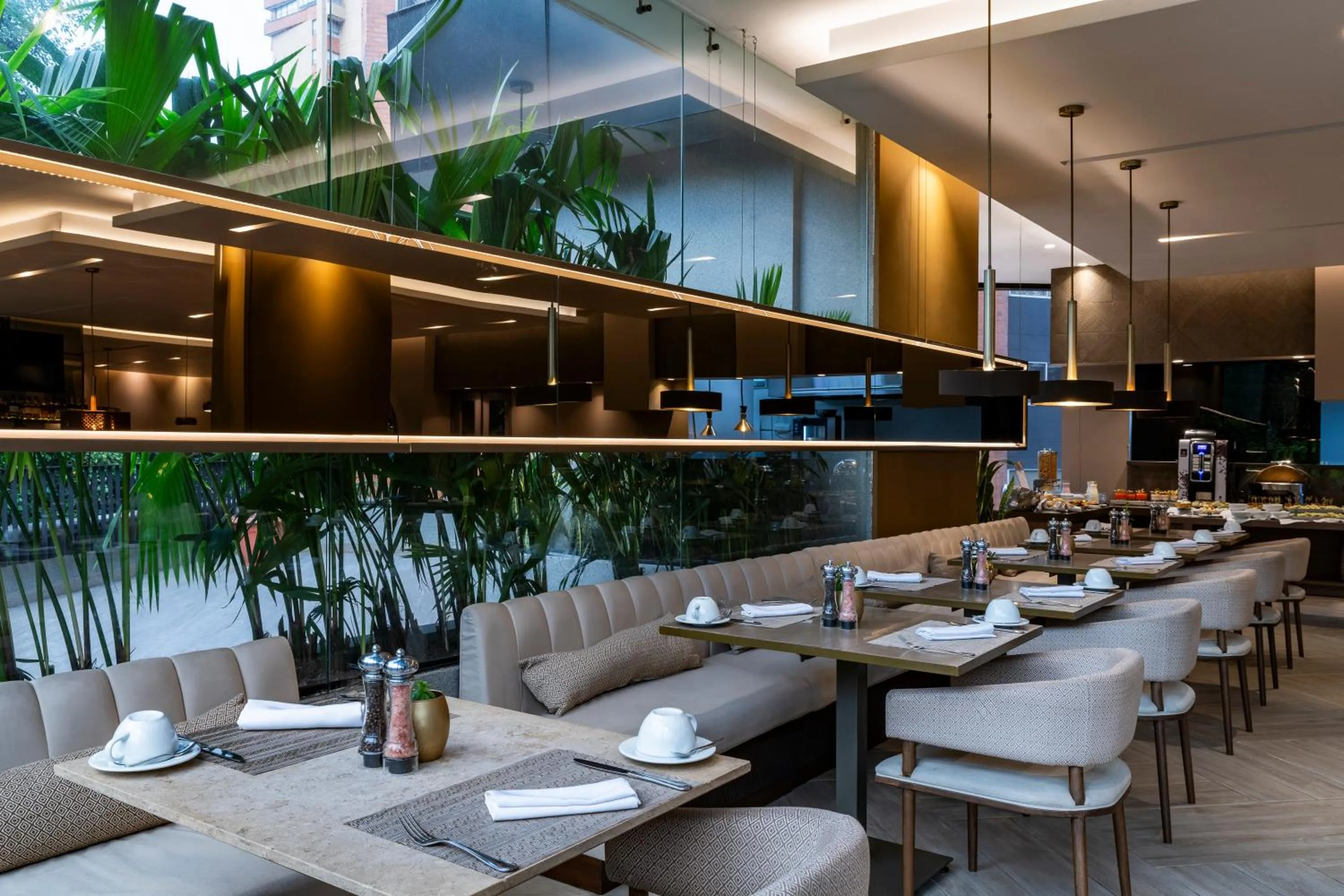 Restaurant/places to eat in Hotel York Luxury Suites Medellin by Preferred