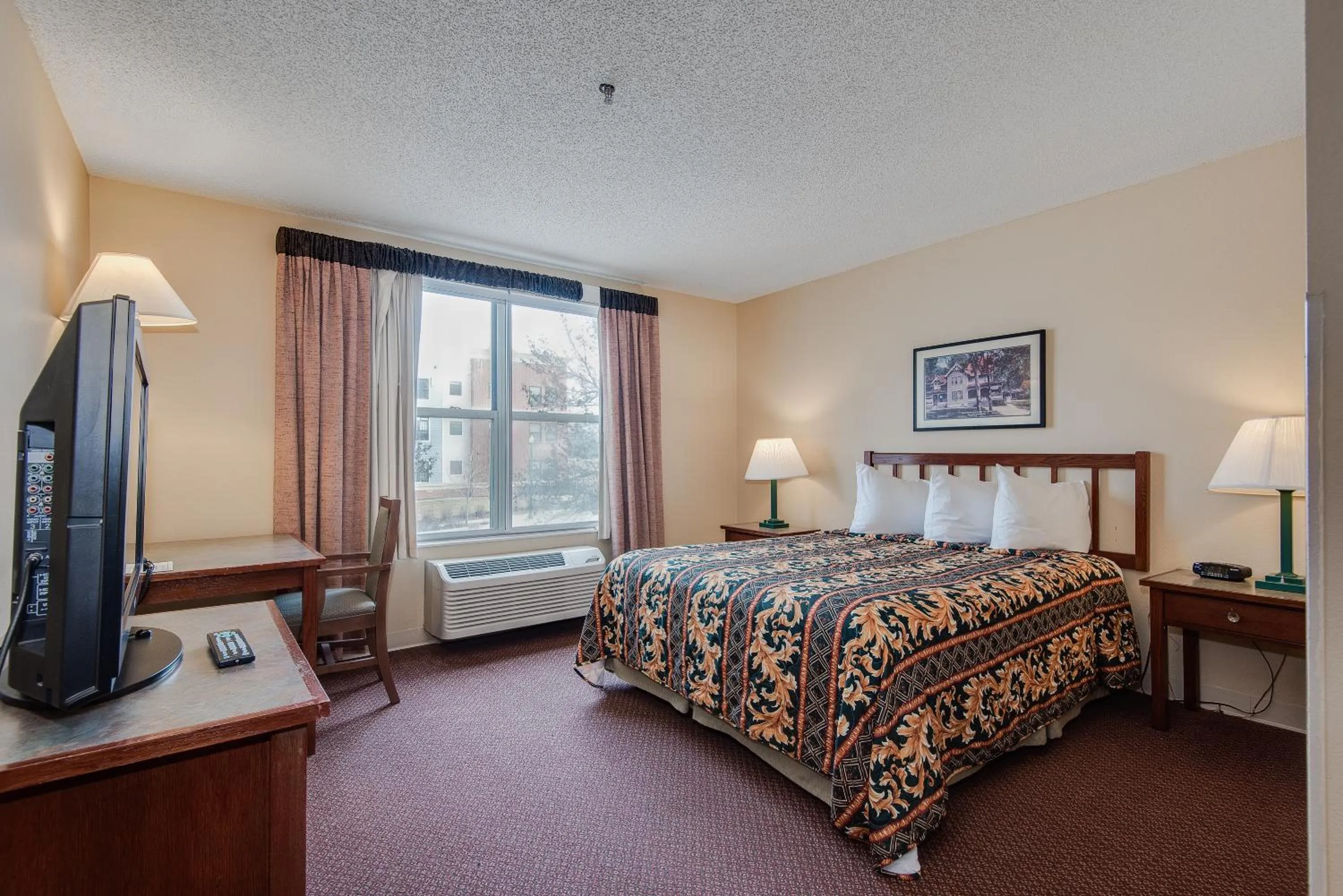 Bed in TownSquare Place