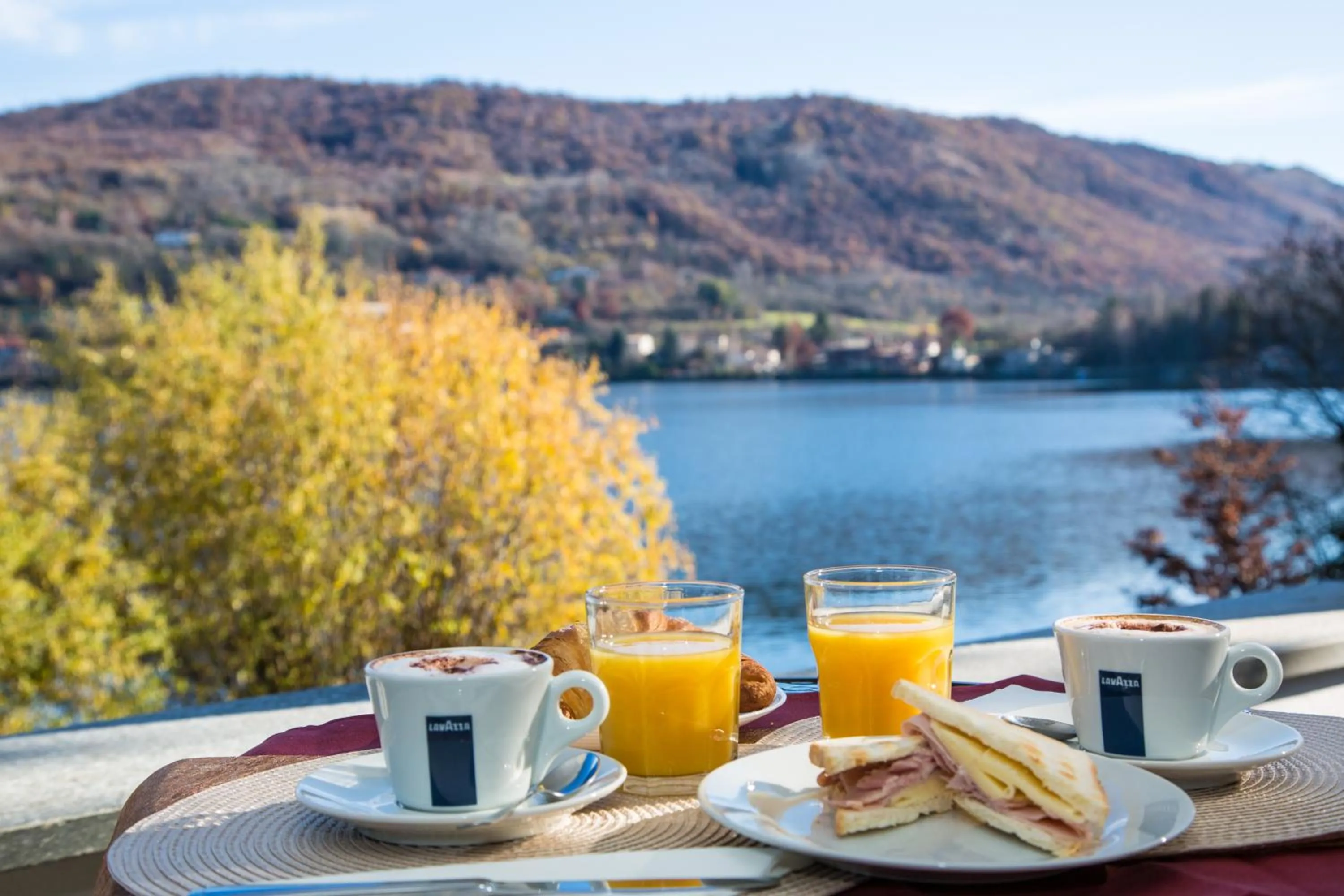 Breakfast in Hotel Chalet del Lago