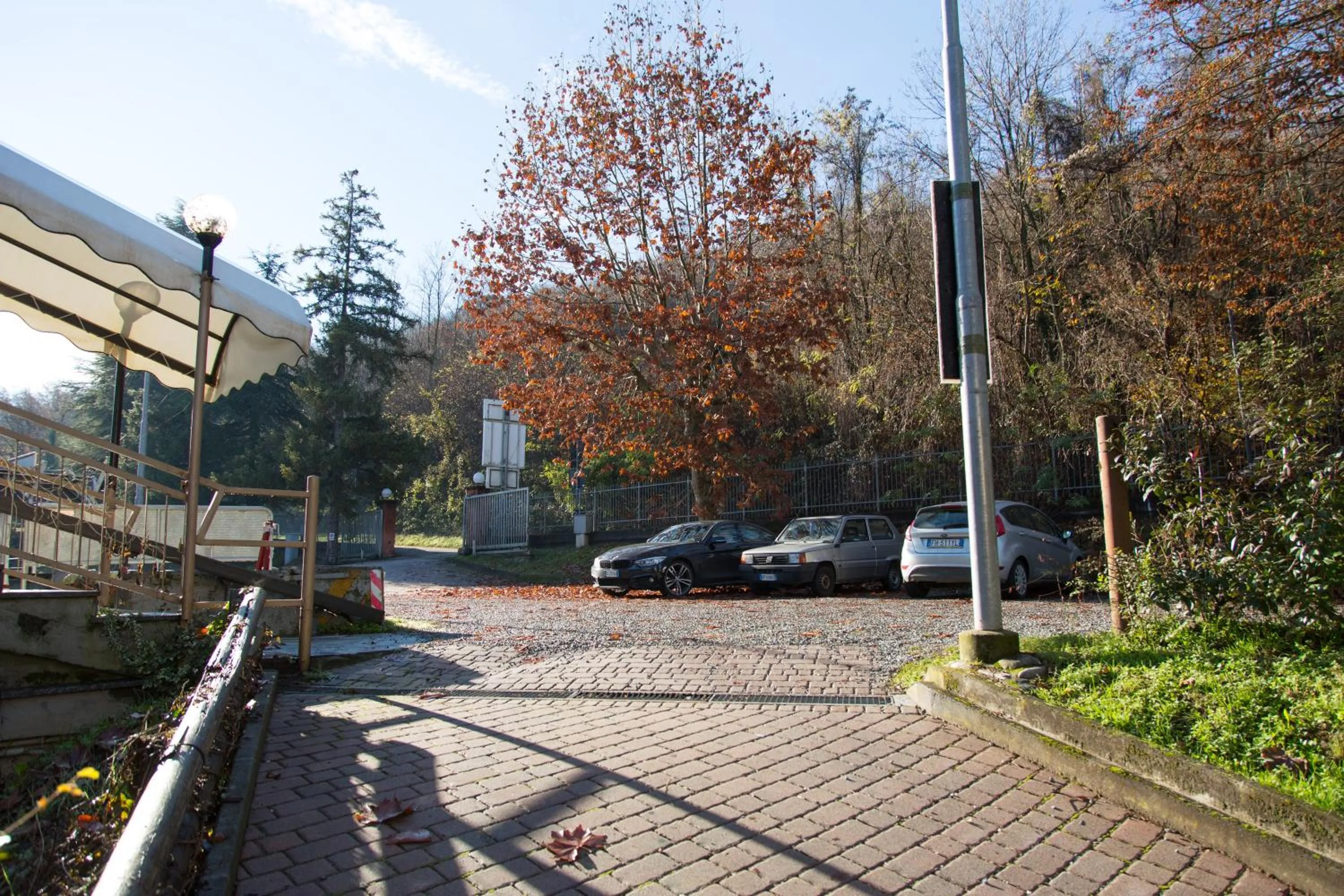 Parking in Hotel Chalet del Lago