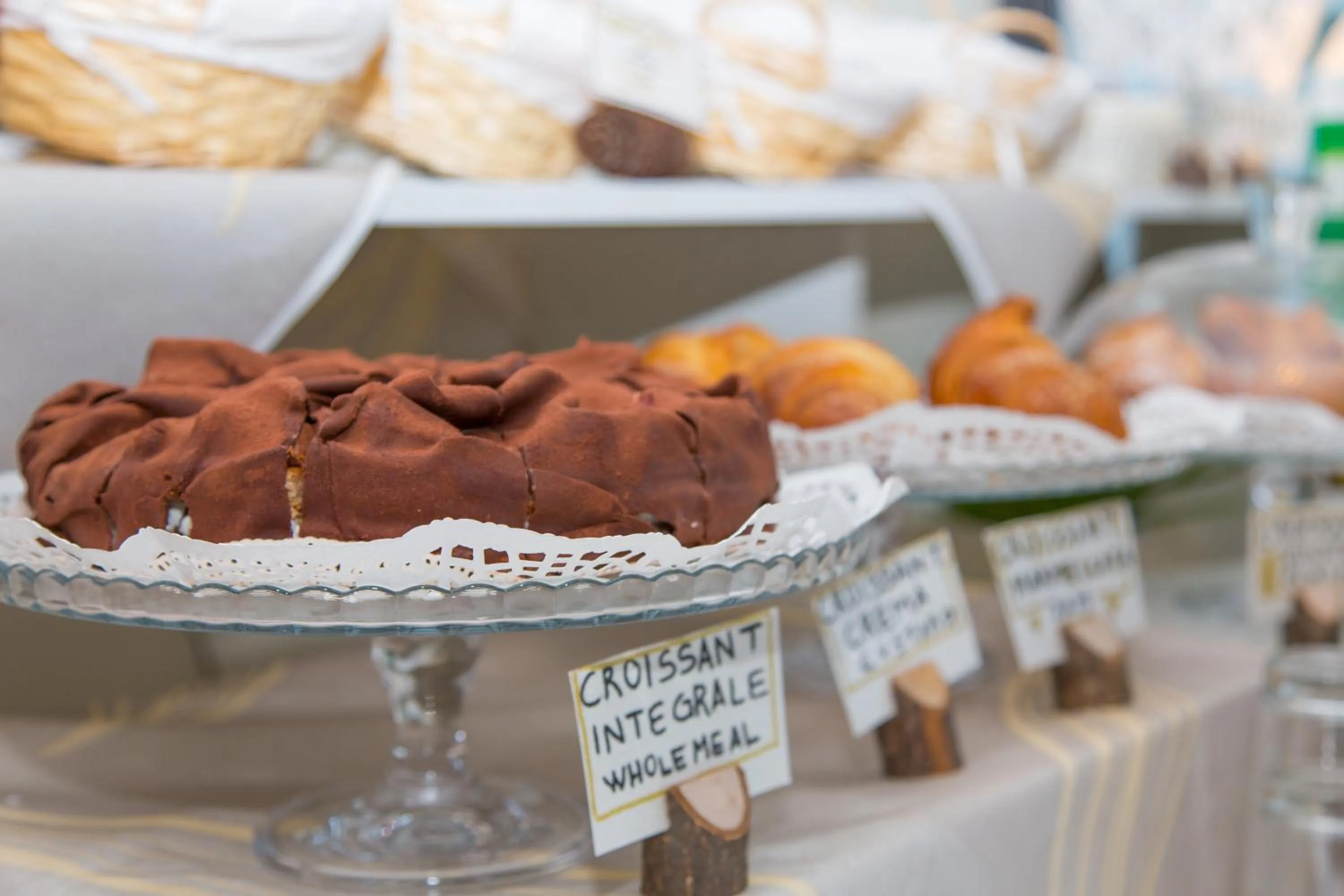 Breakfast in Hotel Chalet del Lago