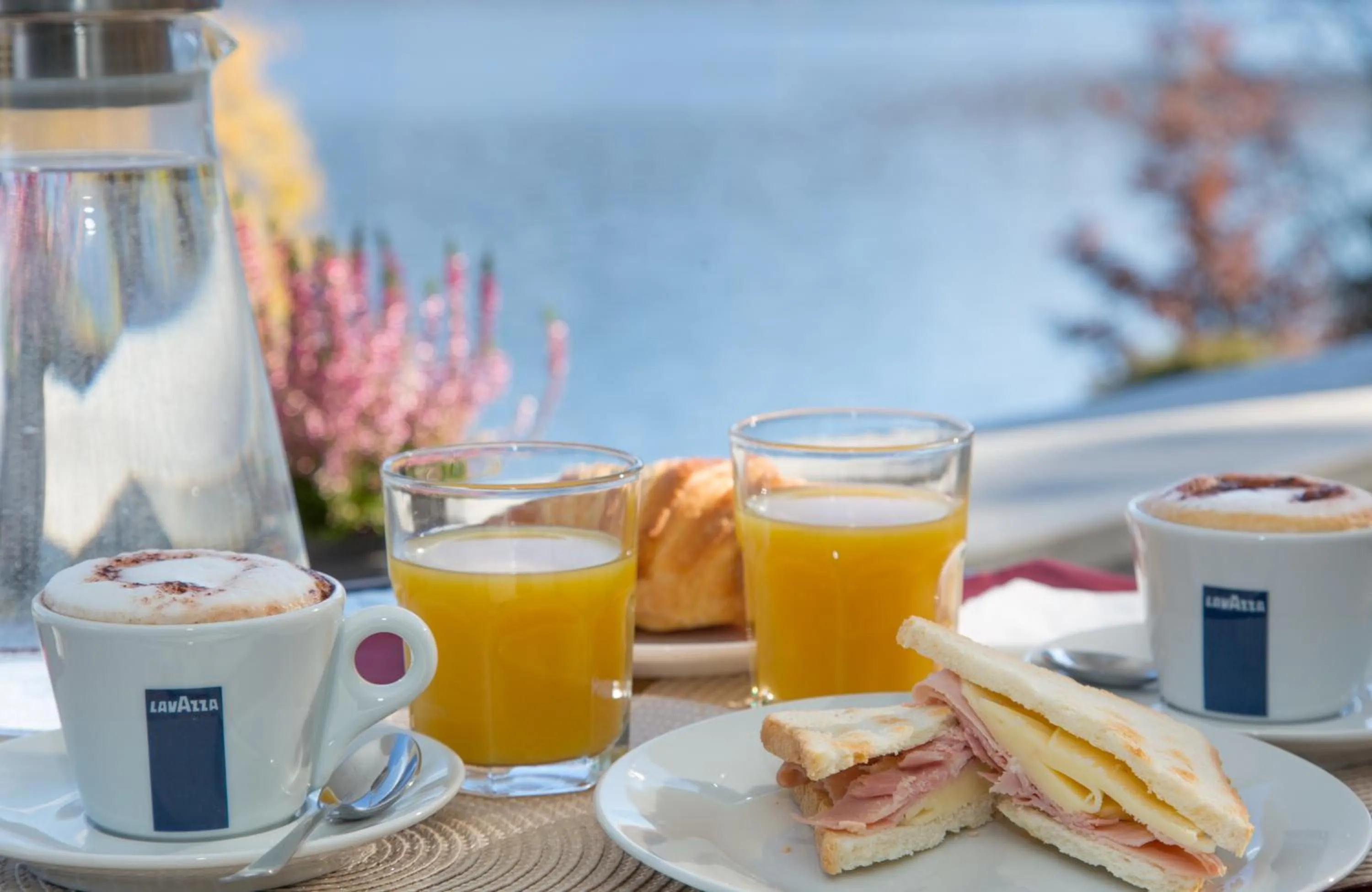 Breakfast in Hotel Chalet del Lago
