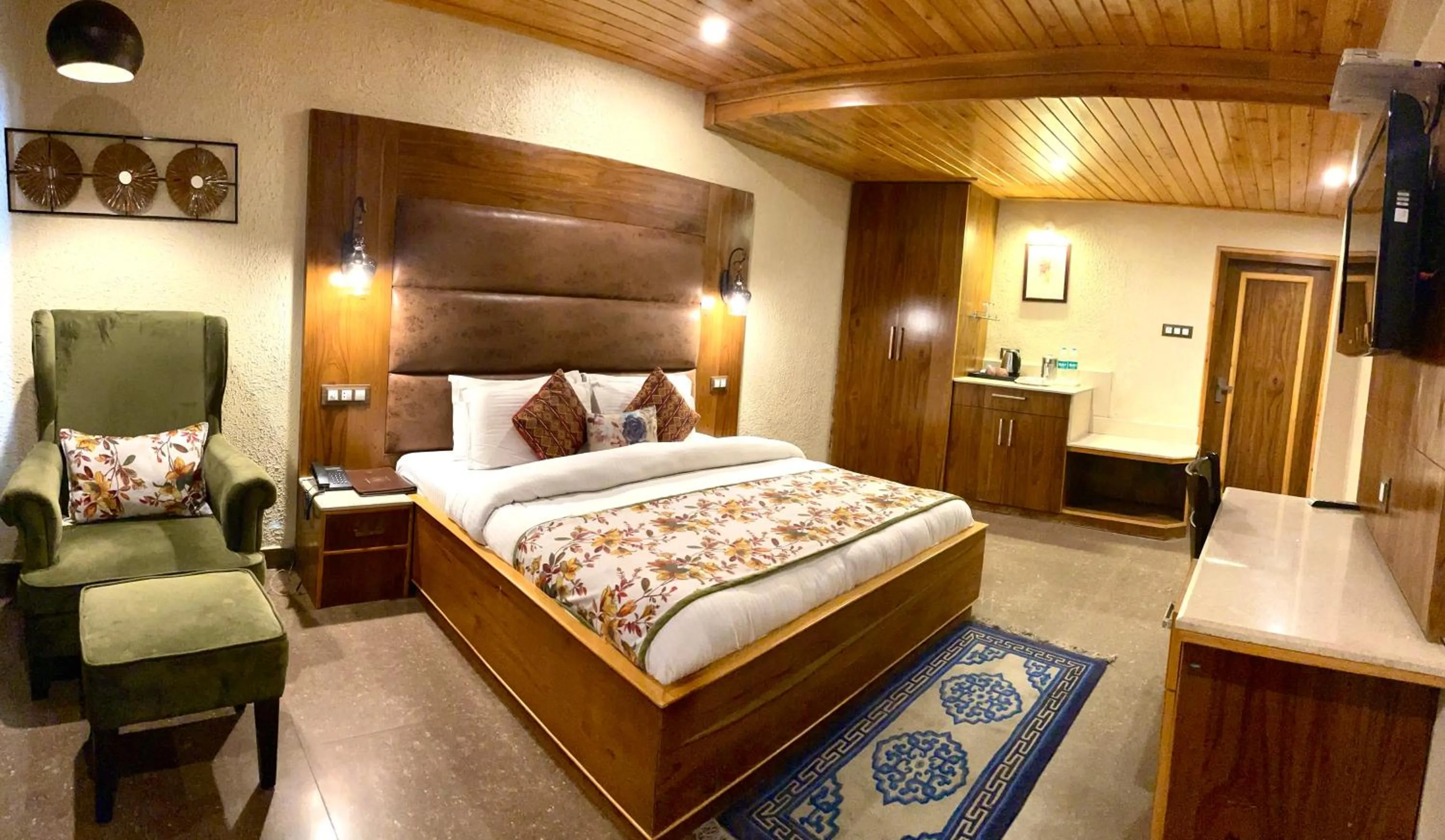 Bedroom, Bed in Mongas Hotel & Resort