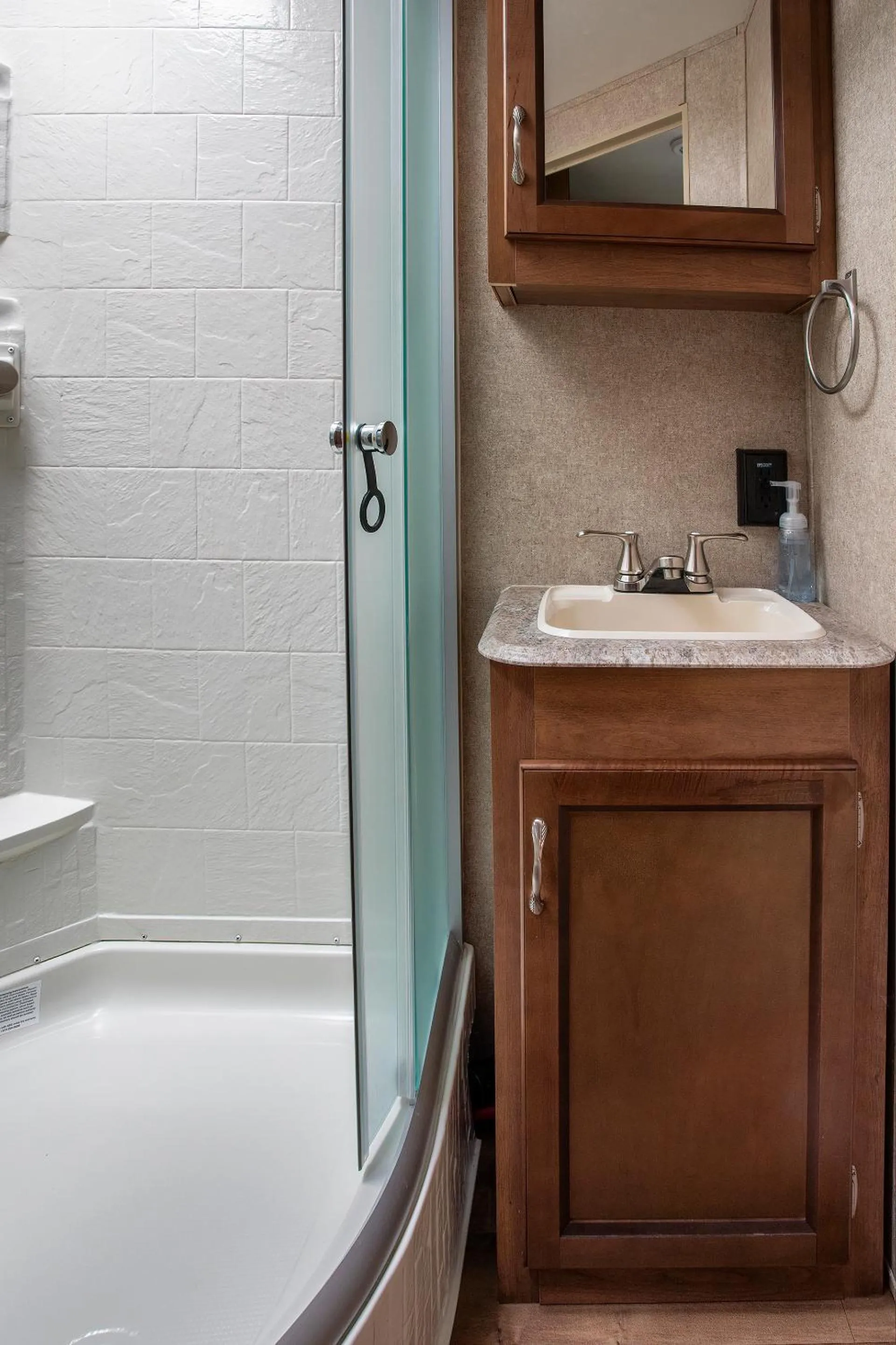 Bathroom in Big River Escape Riverside Cabins
