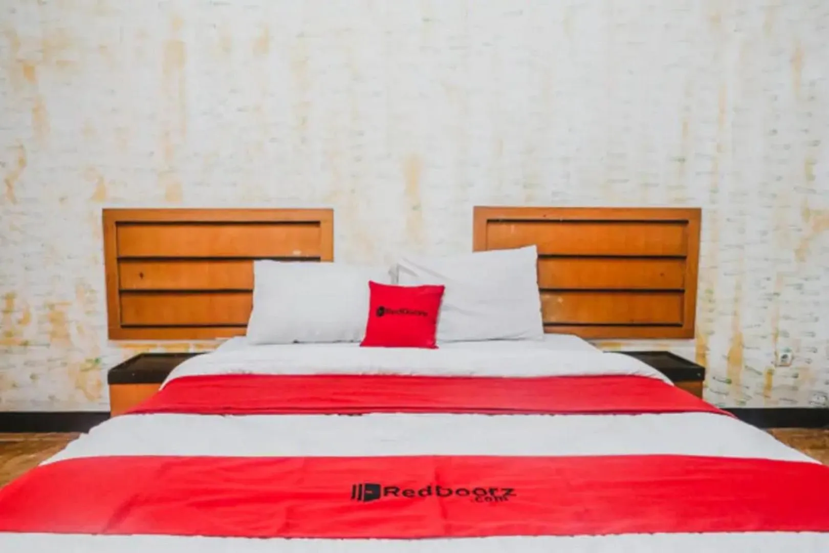 Bedroom, Bed in RedDoorz Plus at Neo Asri Hotel Megamendung Puncak Bogor
