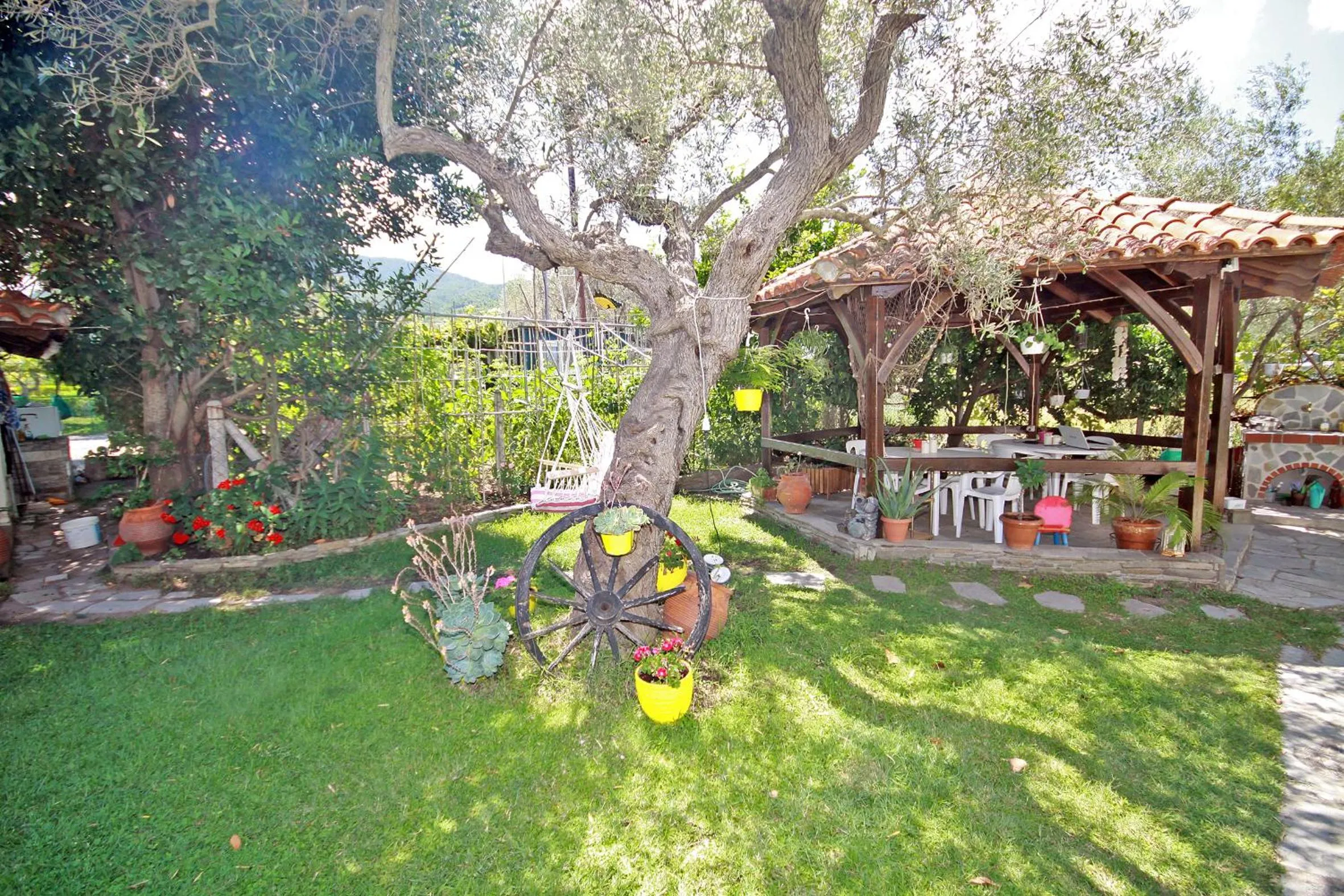 Restaurant/places to eat in Villa Angela