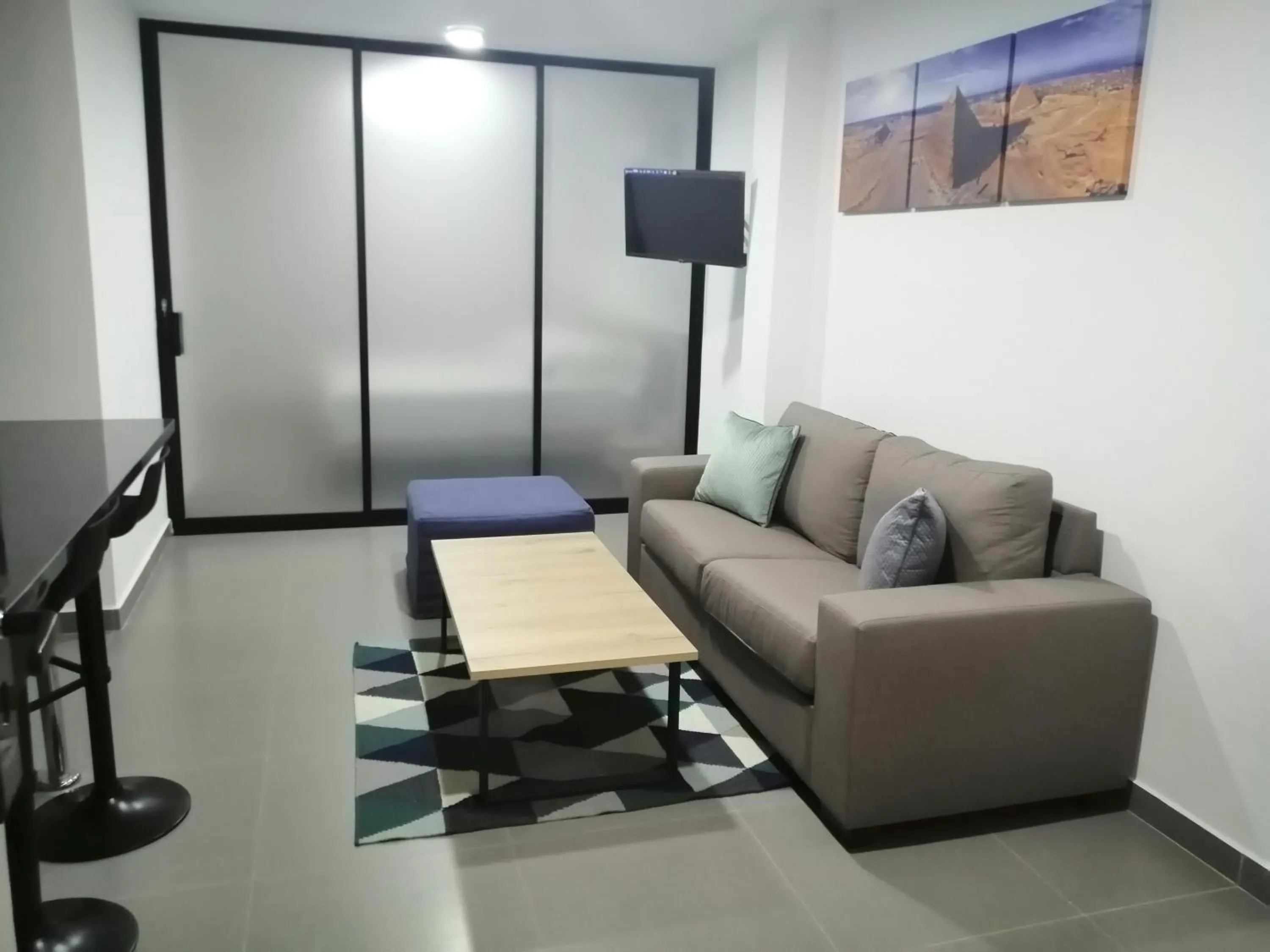 TV and multimedia in Berilo Deluxe Apartahotel