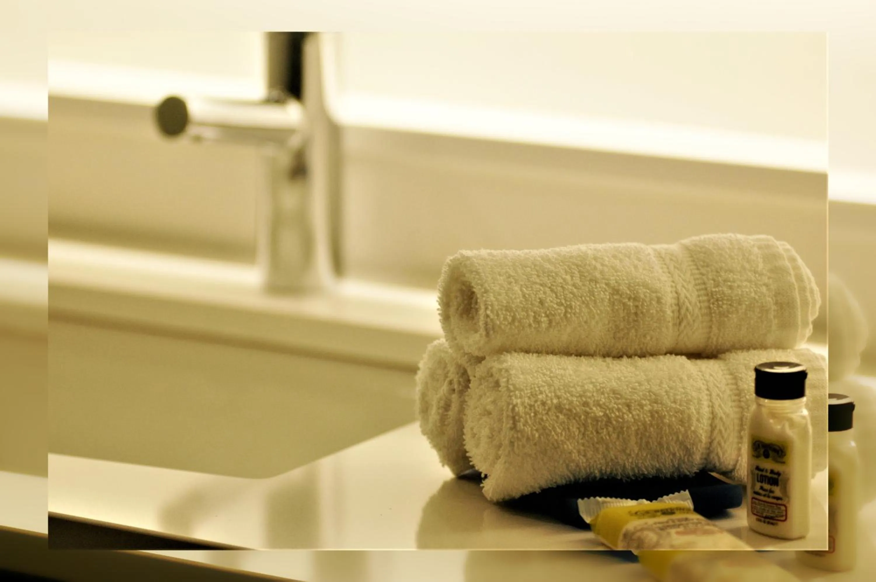 Bathroom in Holiday Inn Express & Suites - Edmonton SW – Windermere by IHG