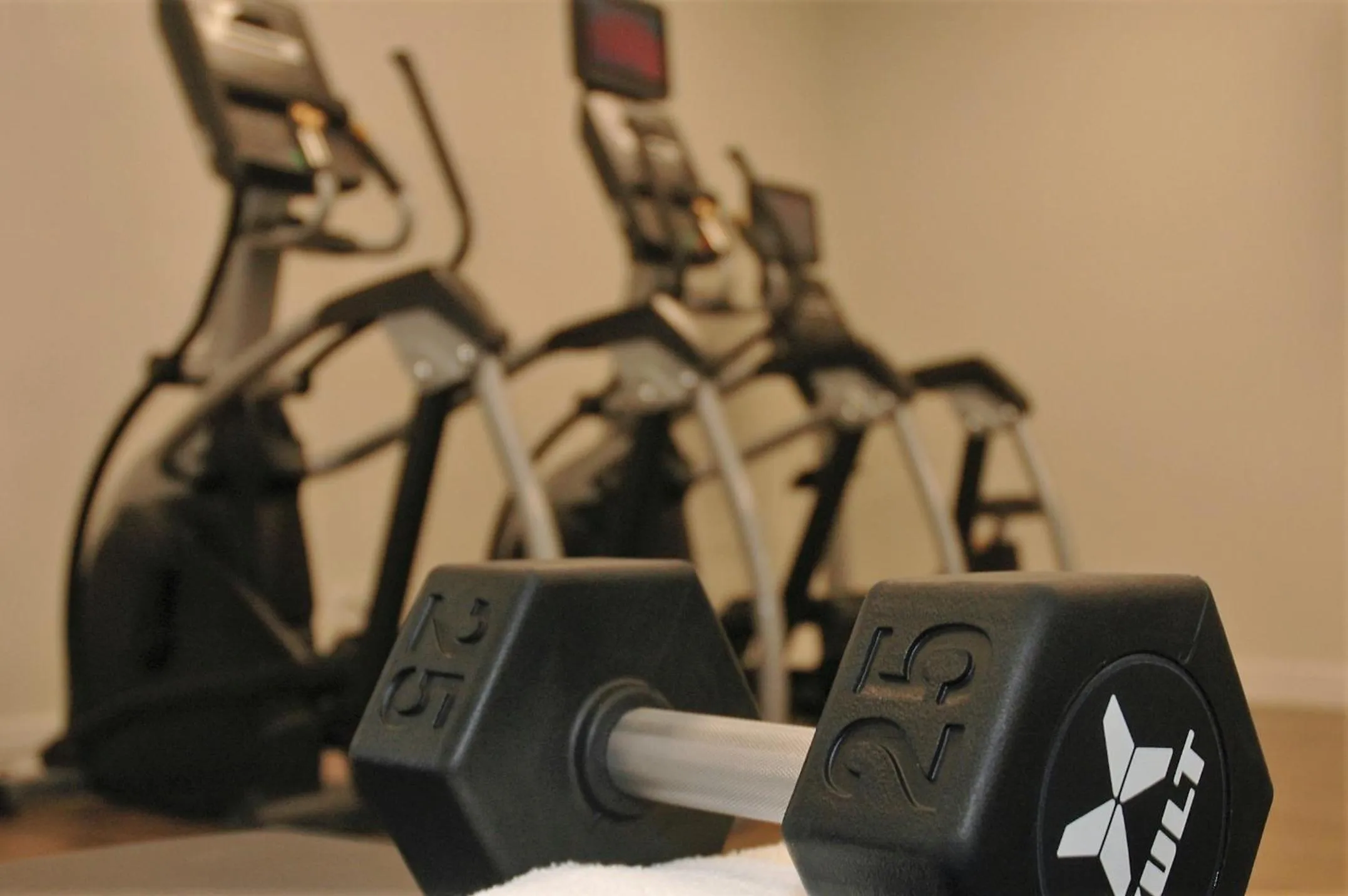Fitness centre/facilities in Holiday Inn Express & Suites - Edmonton SW – Windermere by IHG