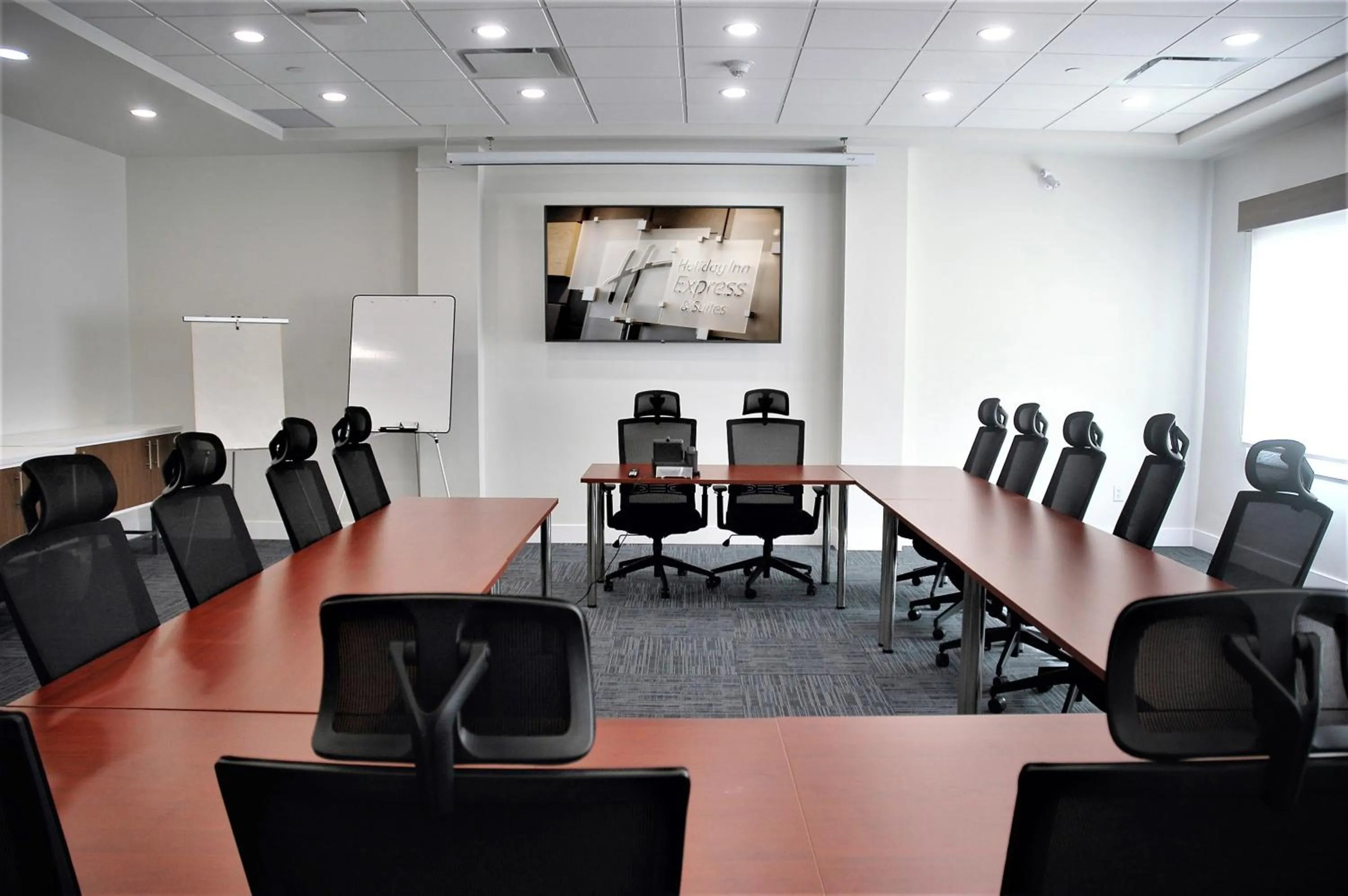 Holiday Inn Express & Suites - Edmonton SW – Windermere by IHG