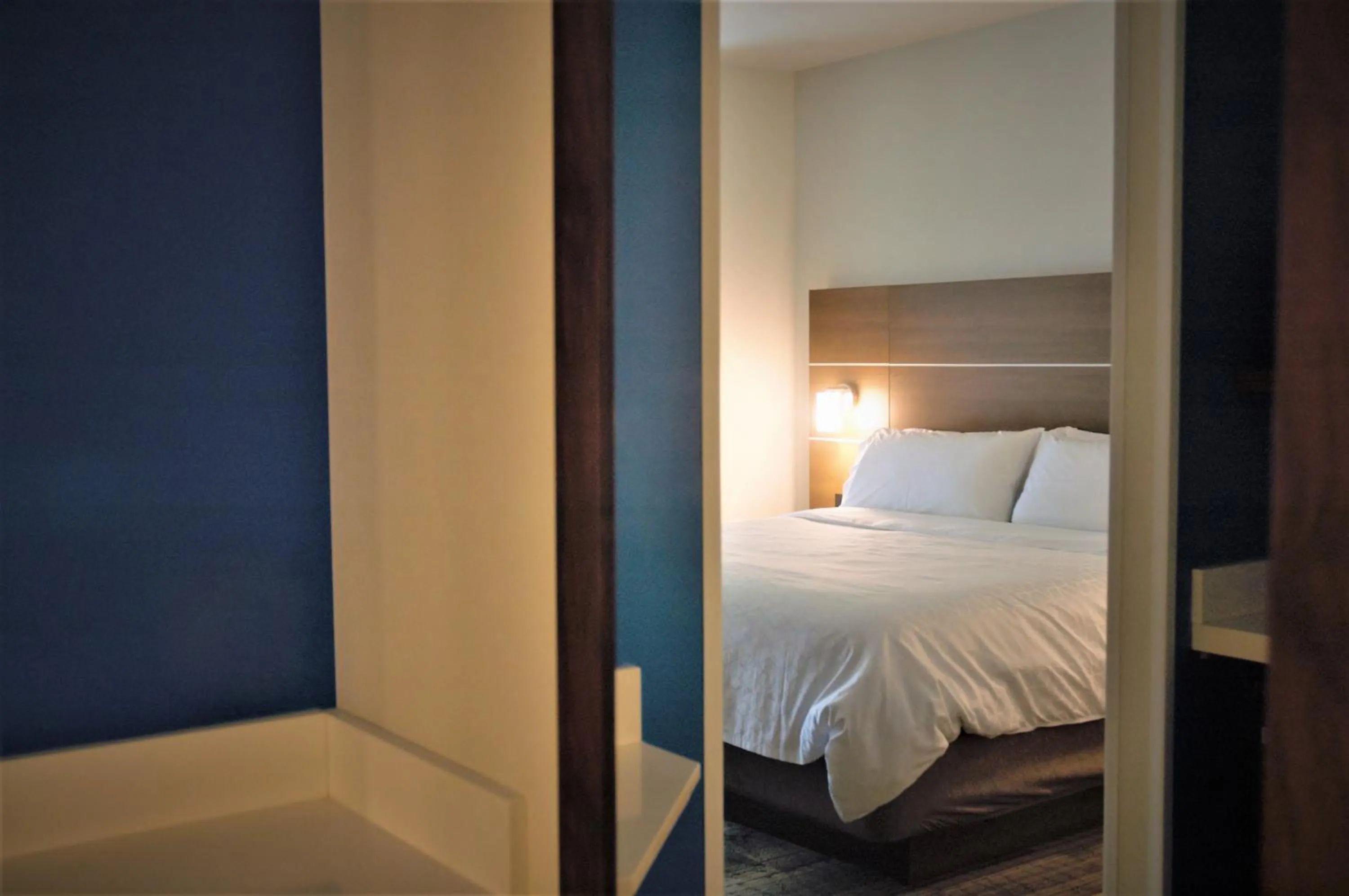 Bed in Holiday Inn Express & Suites - Edmonton SW – Windermere by IHG