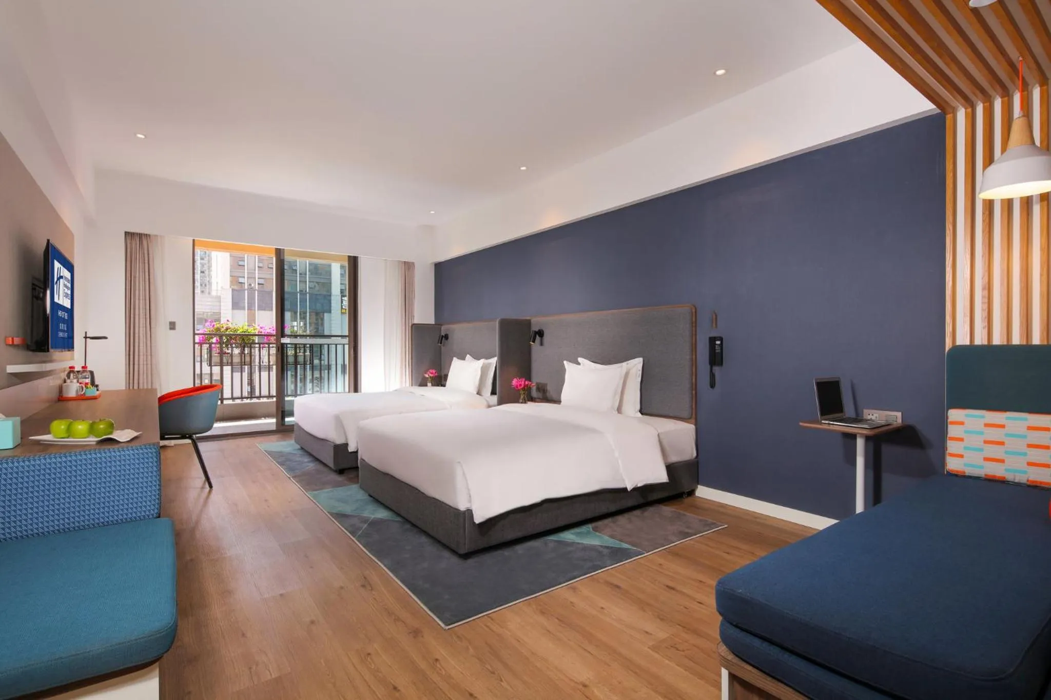 Photo of the whole room, Bed in Holiday Inn Express Chengdu East Railway by lHG - Near The World Games Gymnasium