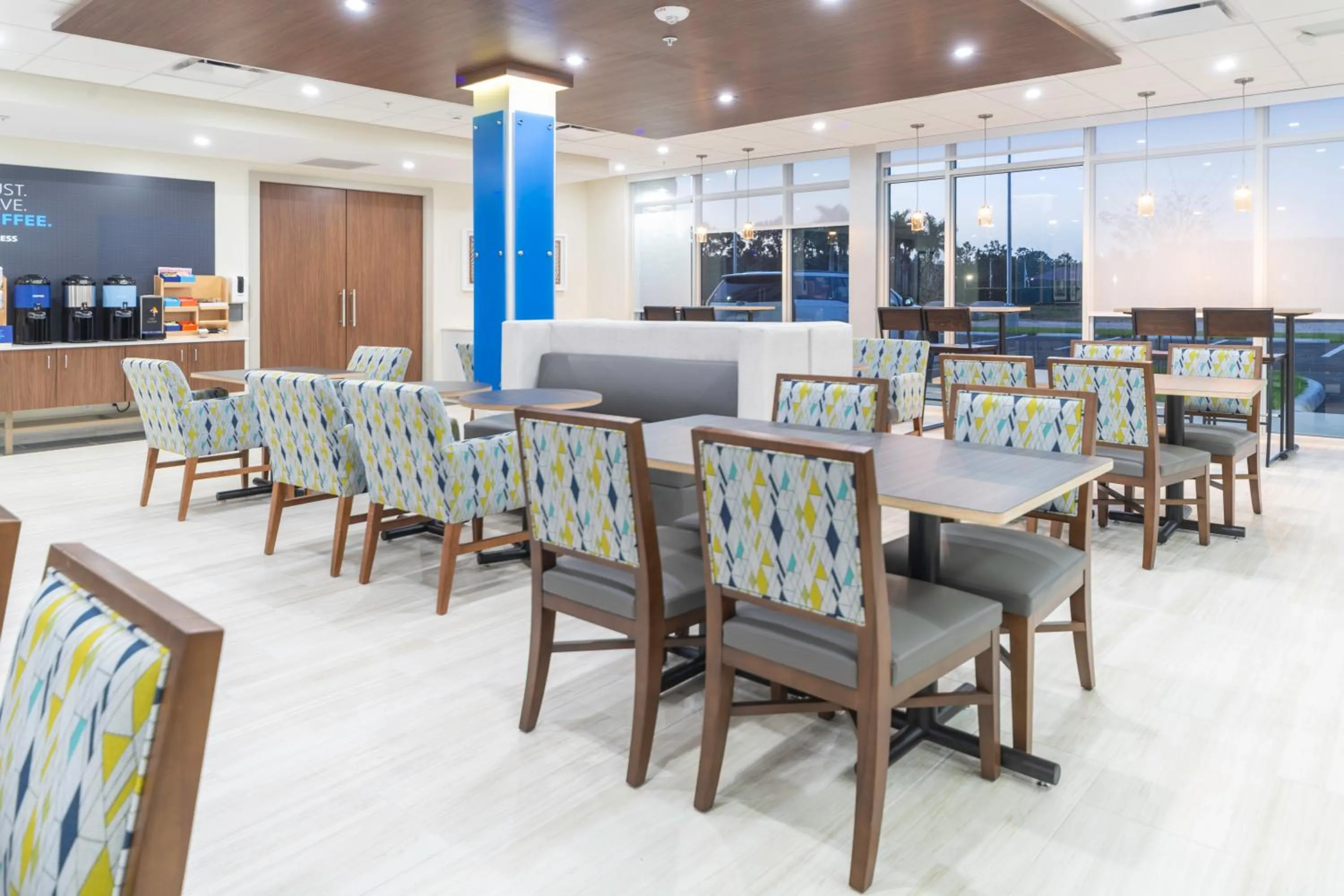 Breakfast in Holiday Inn Express & Suites - Fort Myers Airport by IHG