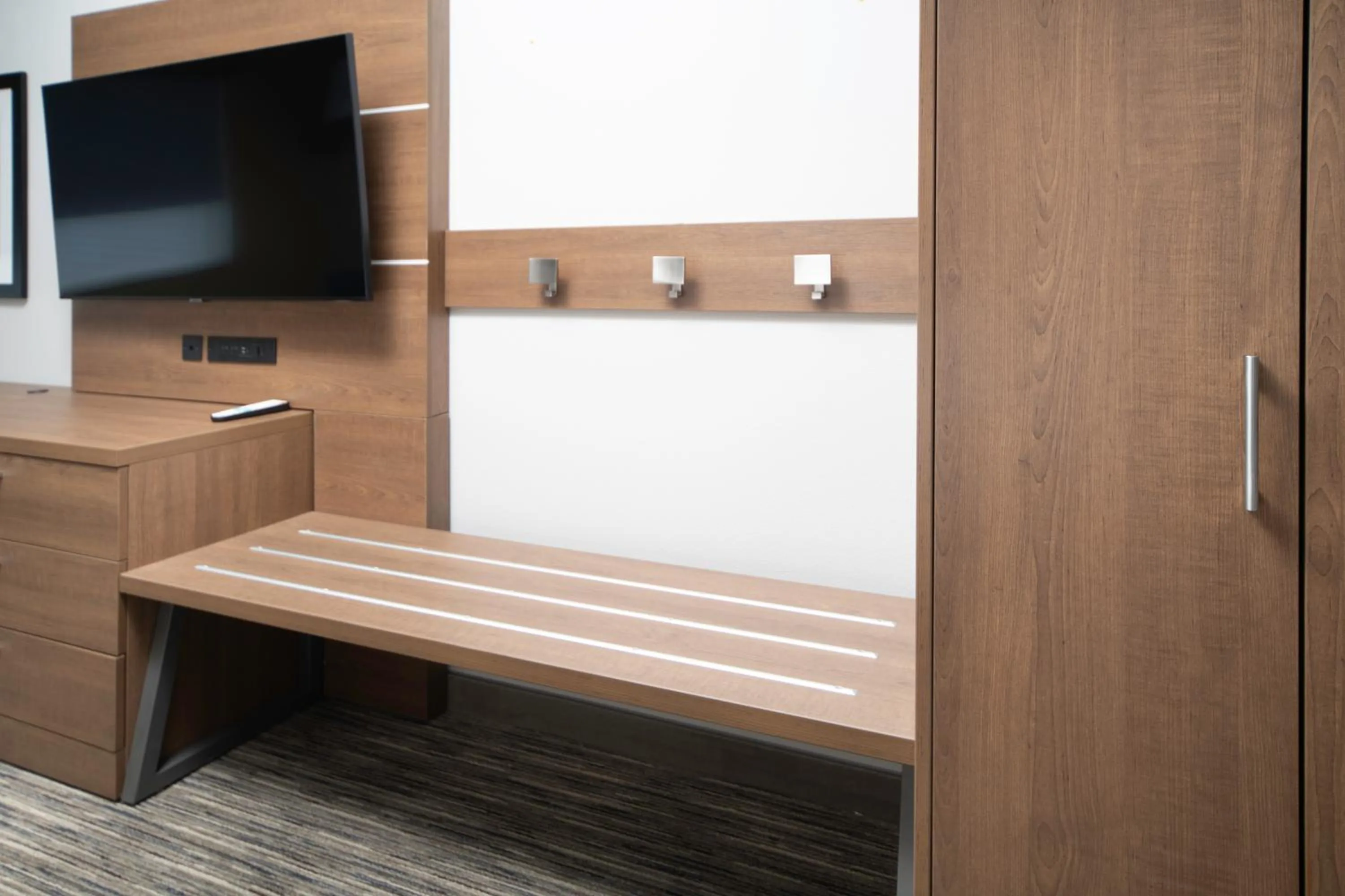 TV and multimedia in Holiday Inn Express & Suites - Fort Myers Airport by IHG