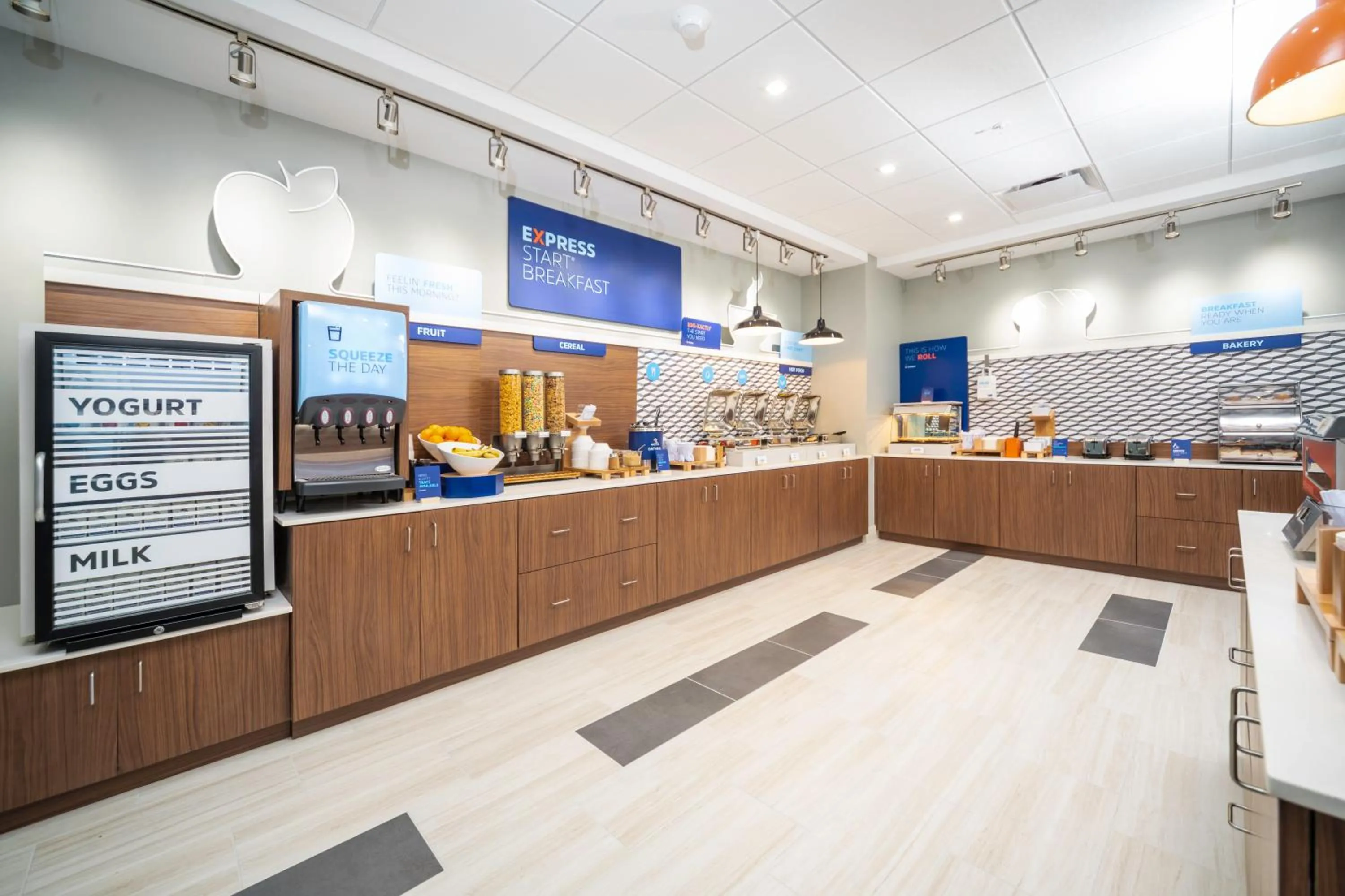 Breakfast in Holiday Inn Express & Suites - Fort Myers Airport by IHG