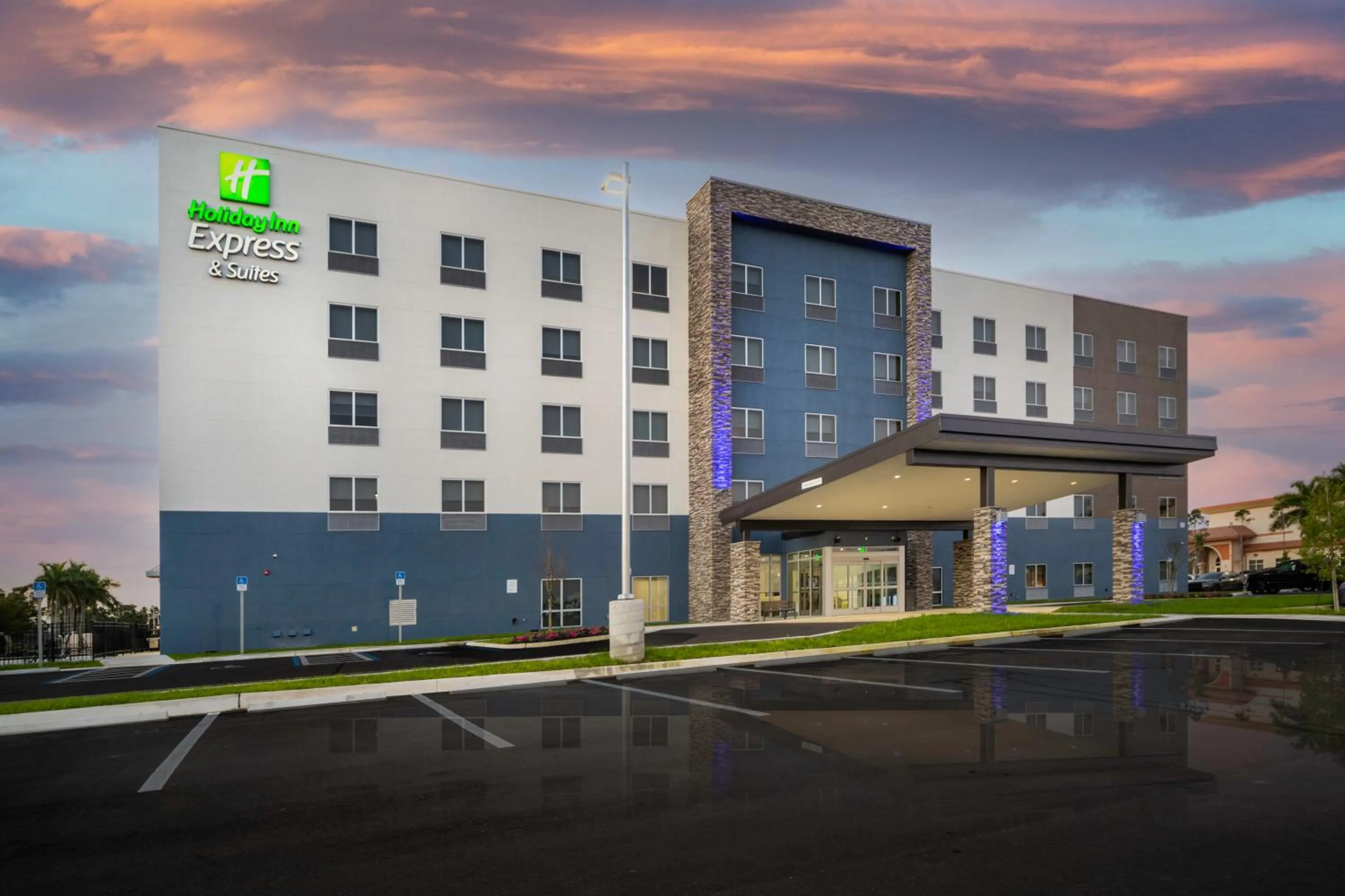 Property building in Holiday Inn Express & Suites - Fort Myers Airport by IHG