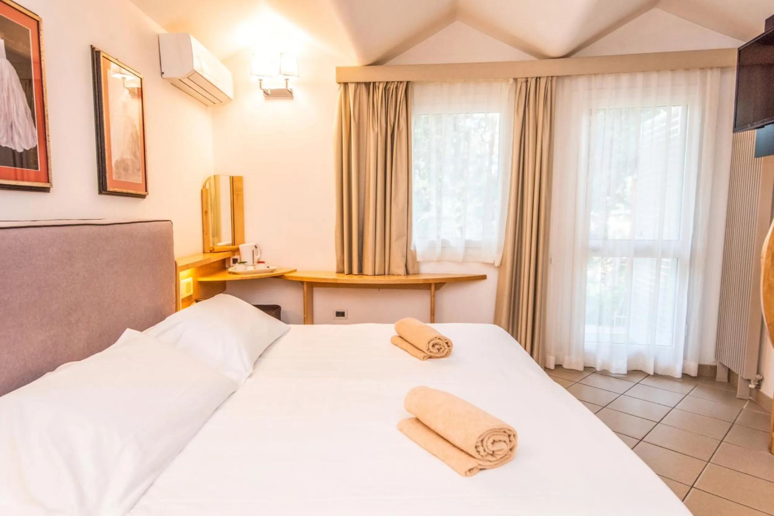 Classic Triple Room in Hotel Riva degli Etruschi