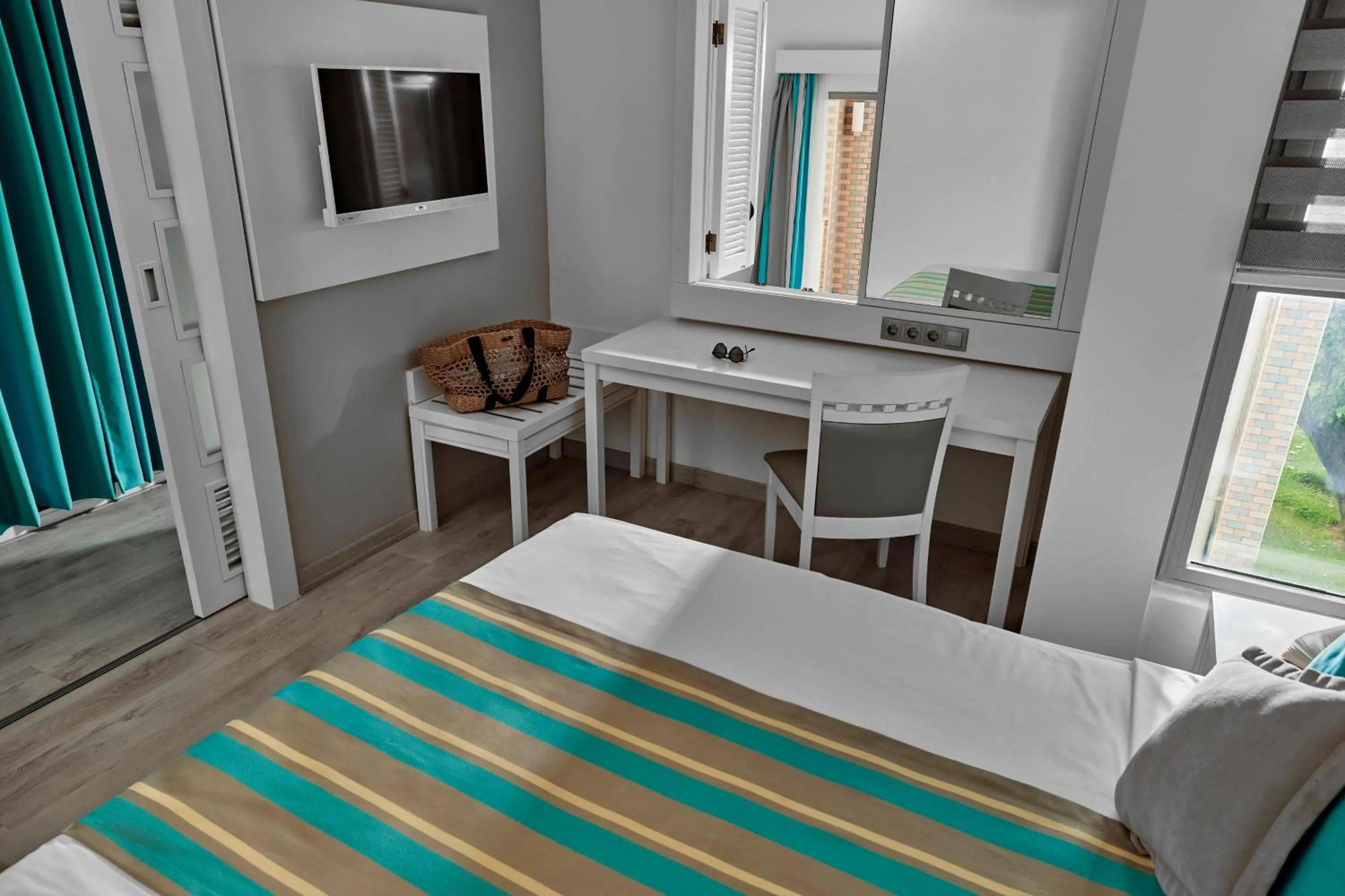 Bedroom, Bed in TUI BLUE Tropical