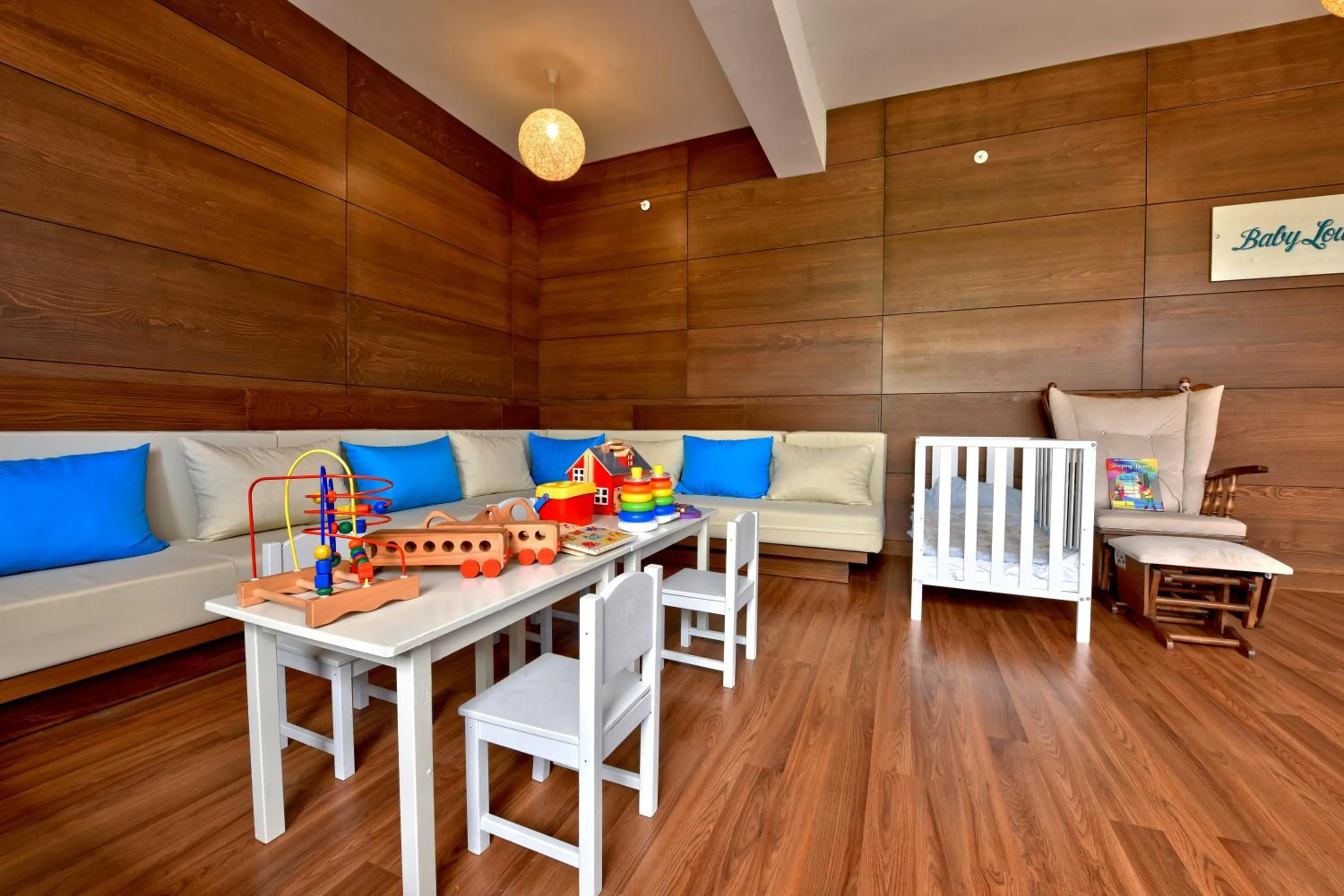 young children in TUI BLUE Tropical