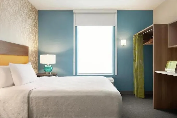 Bed in Home2 Suites By Hilton Elkhart
