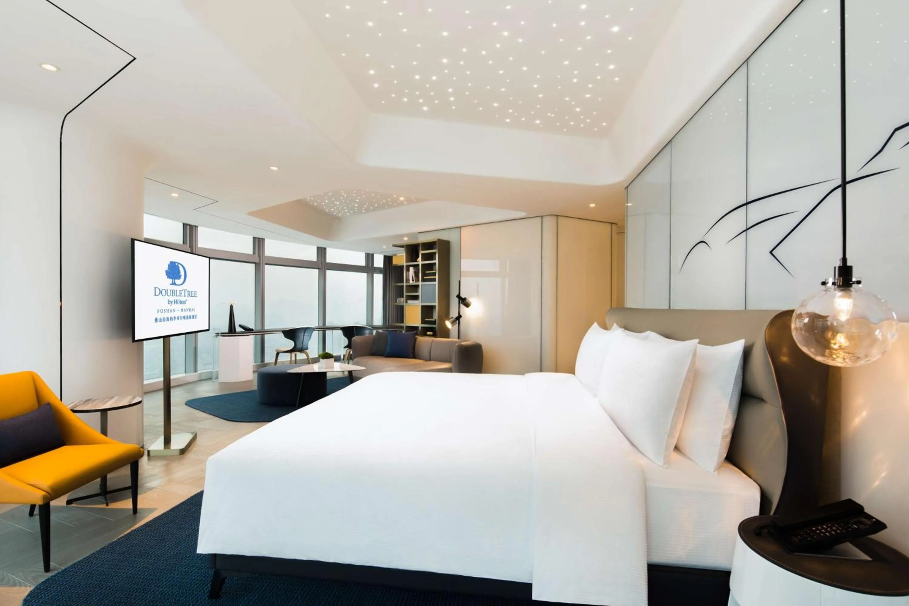 Bed in Doubletree by Hilton Foshan Nanhai- Close to Guangzhou Jiaokou Metro