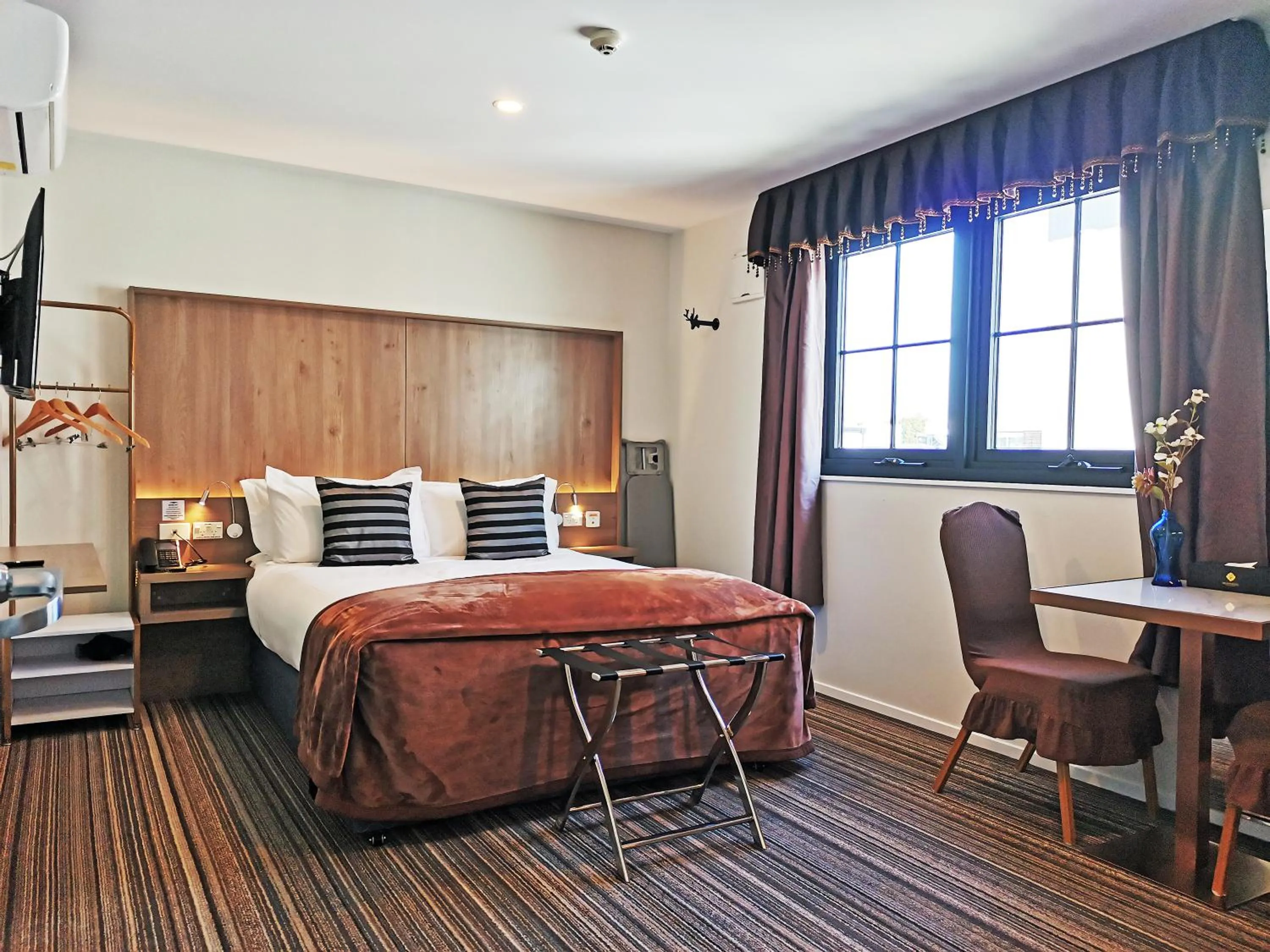 Bed in The Salisbury Business Class