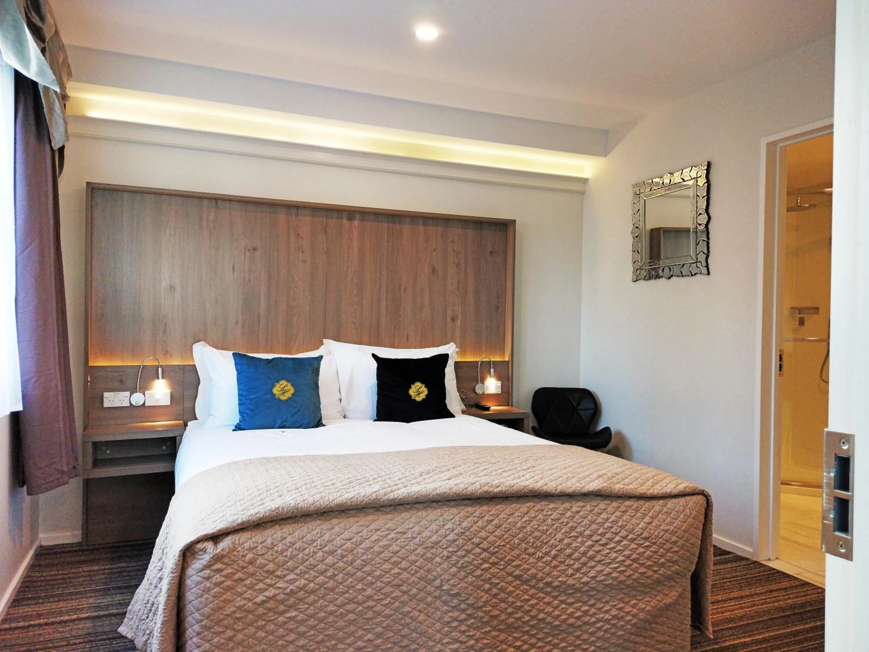 Bedroom, Bed in The Salisbury Business Class