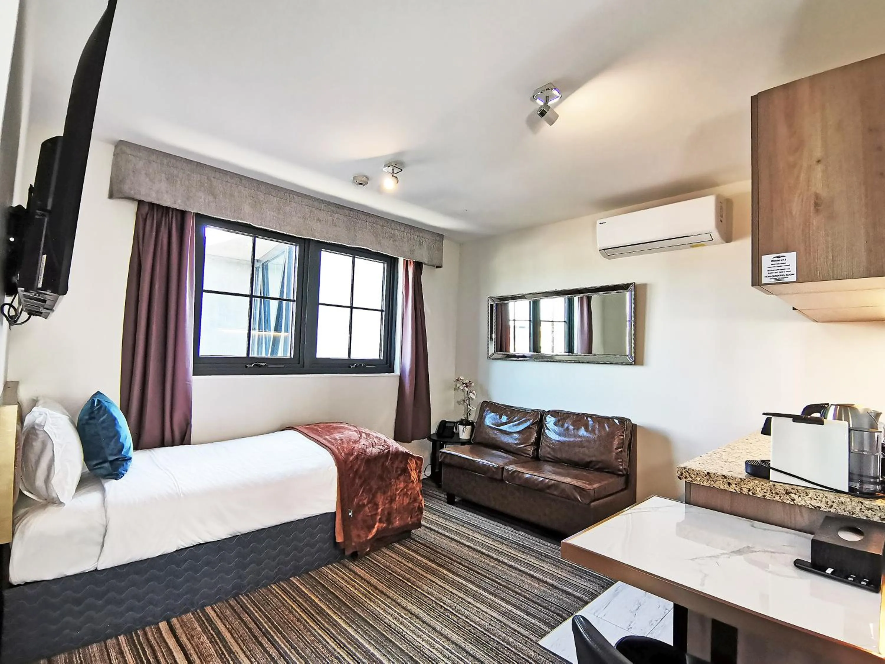 Bed in The Salisbury Business Class