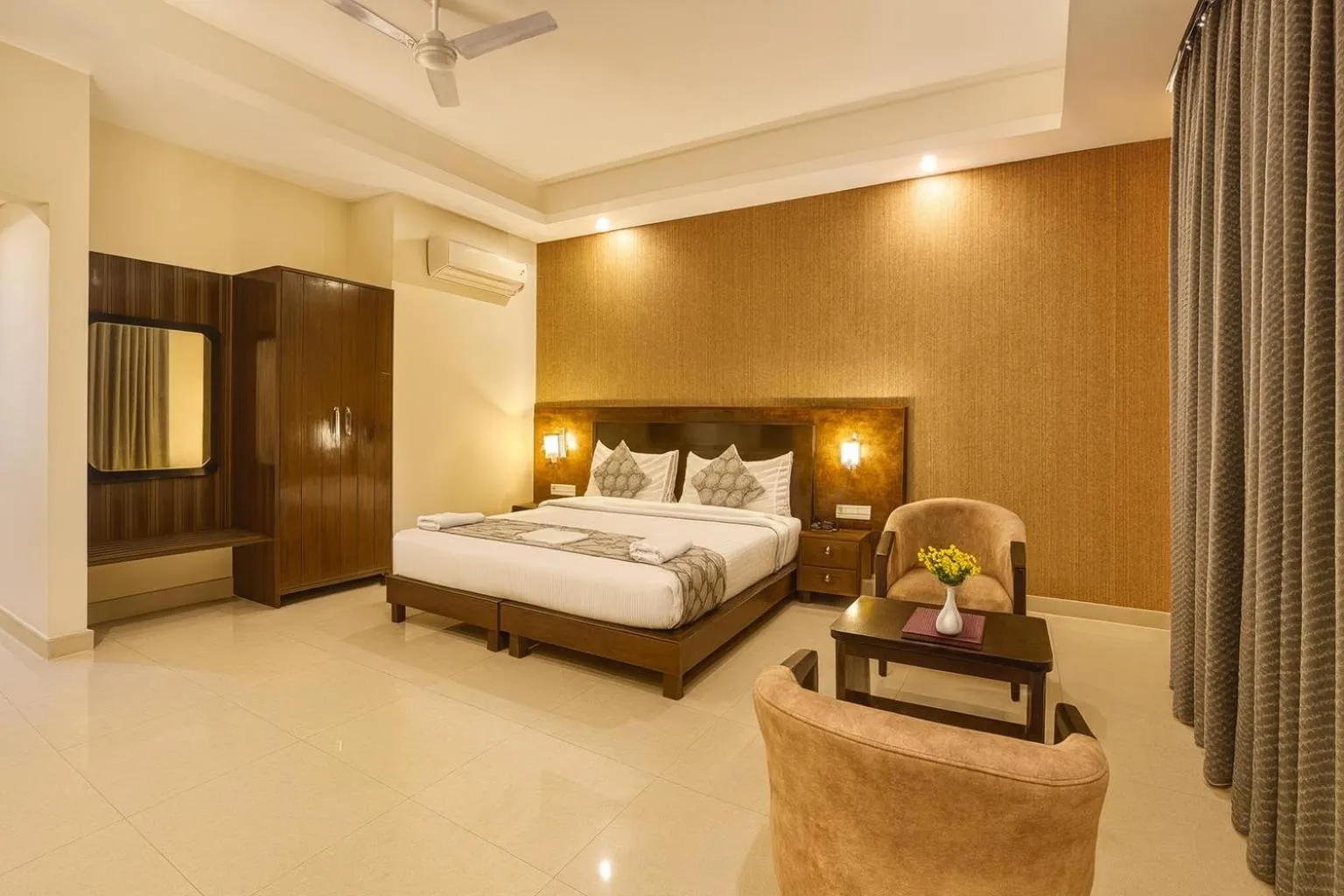 Photo of the whole room, Bed in Hotel Zion Inn, Cantonment, Varanasi