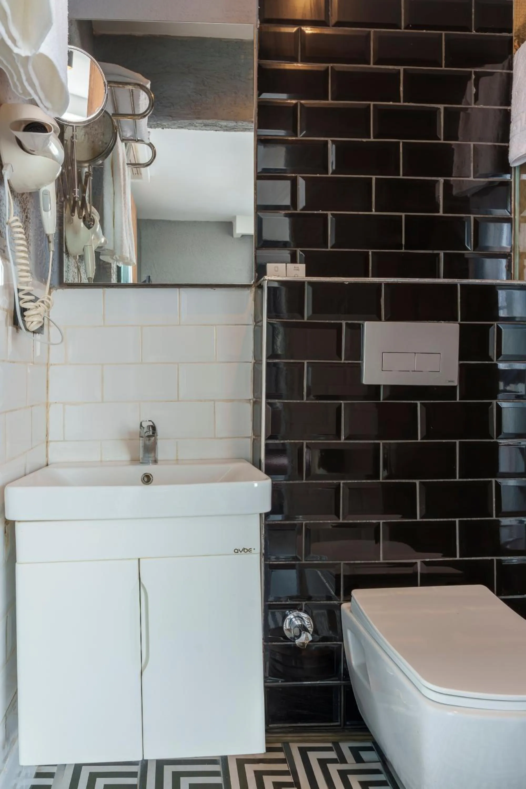 Bathroom in Mielo Lara Hotel
