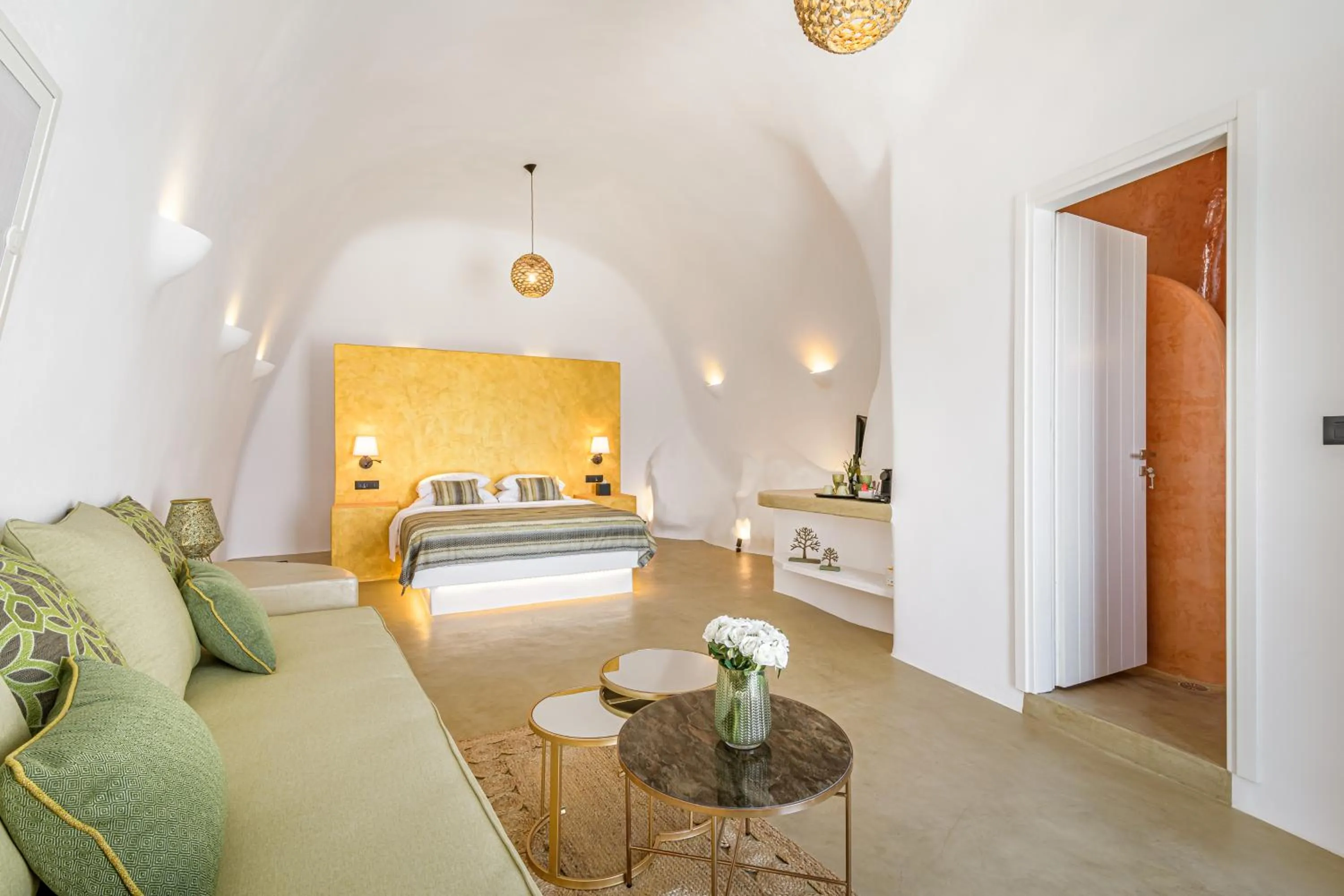 Bed in Siete Mares Luxury Suites