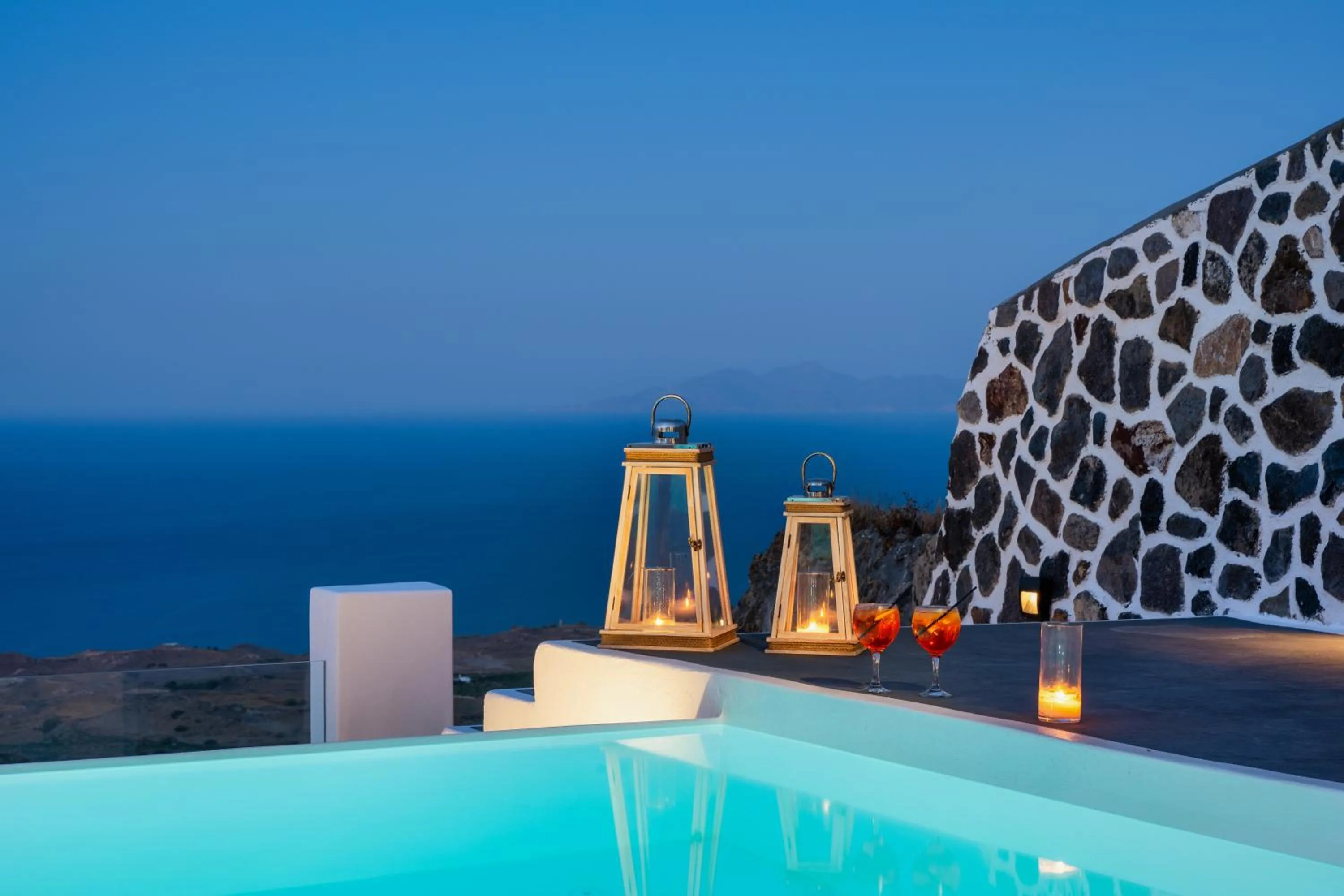 Night in Siete Mares Luxury Suites