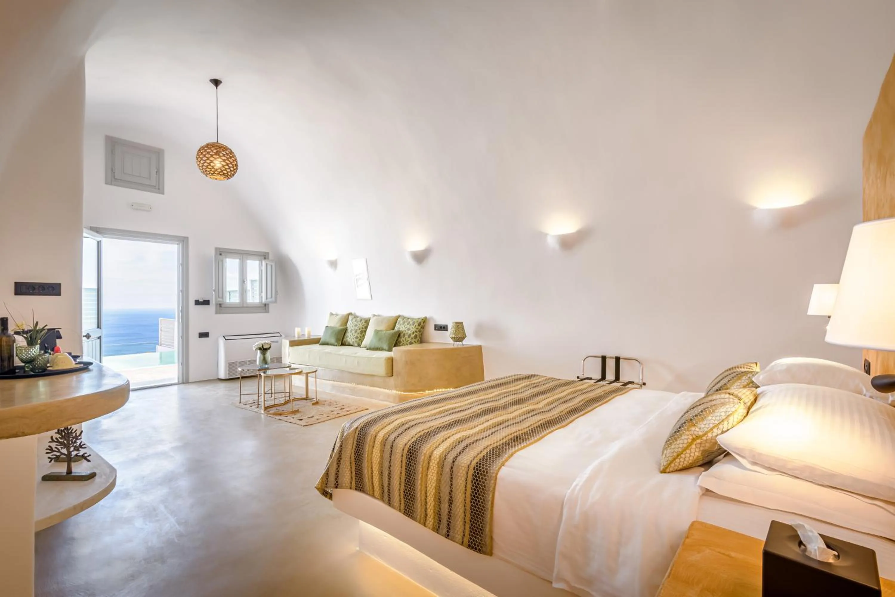 Bed in Siete Mares Luxury Suites