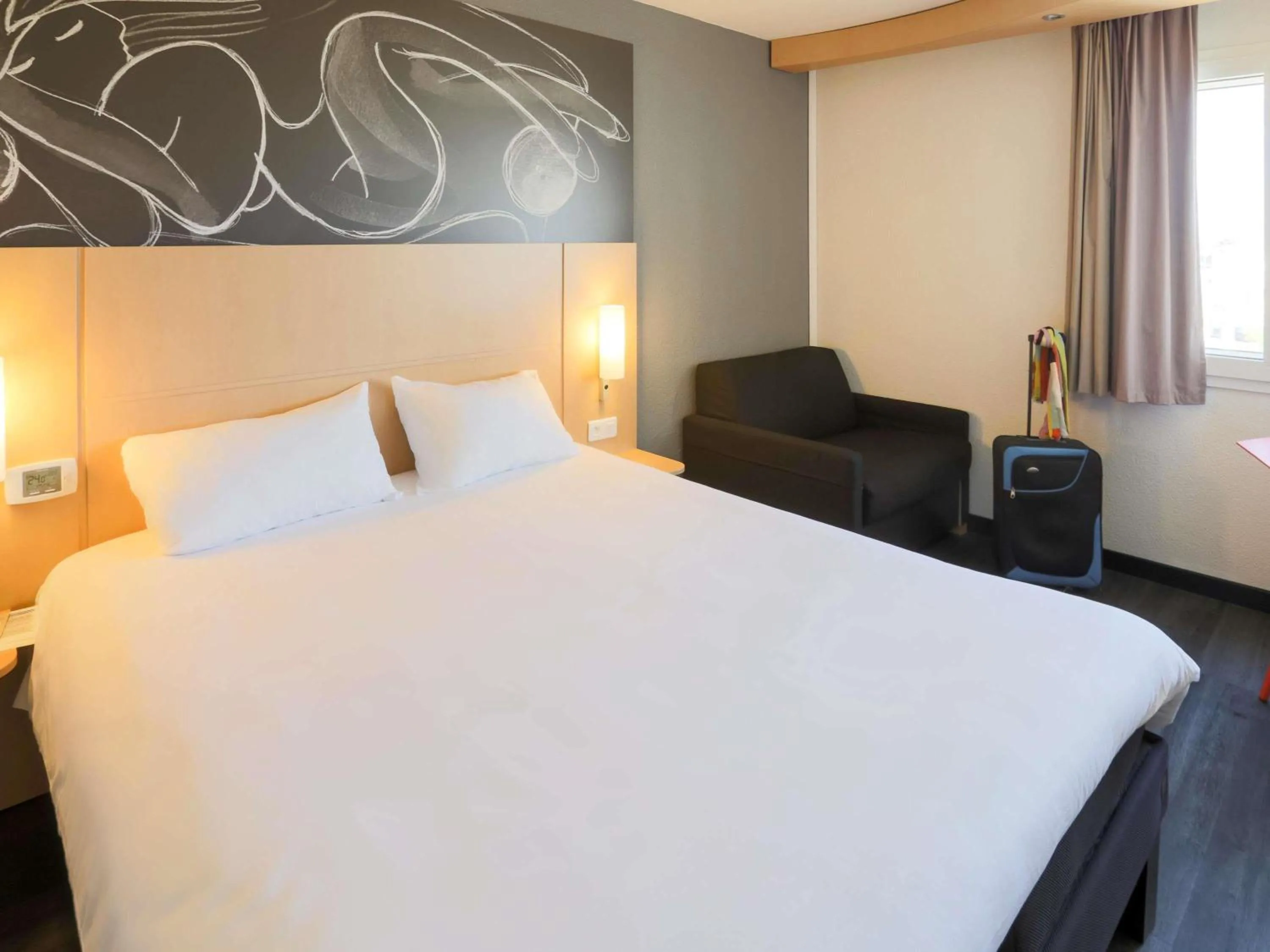 Bedroom, Bed in ibis Beziers Est Mediterranee A9/A75