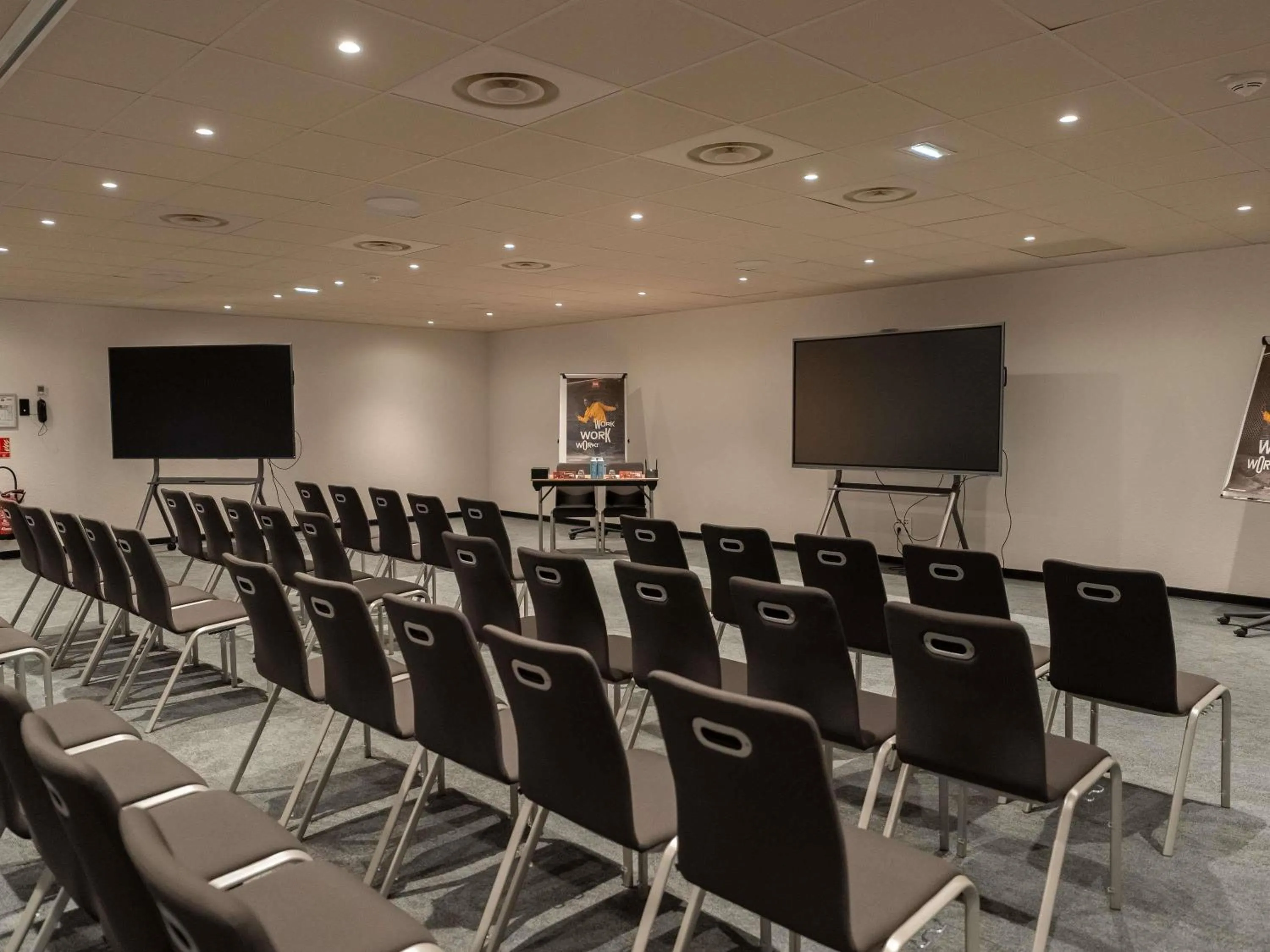 Meeting/conference room in ibis Beziers Est Mediterranee A9/A75