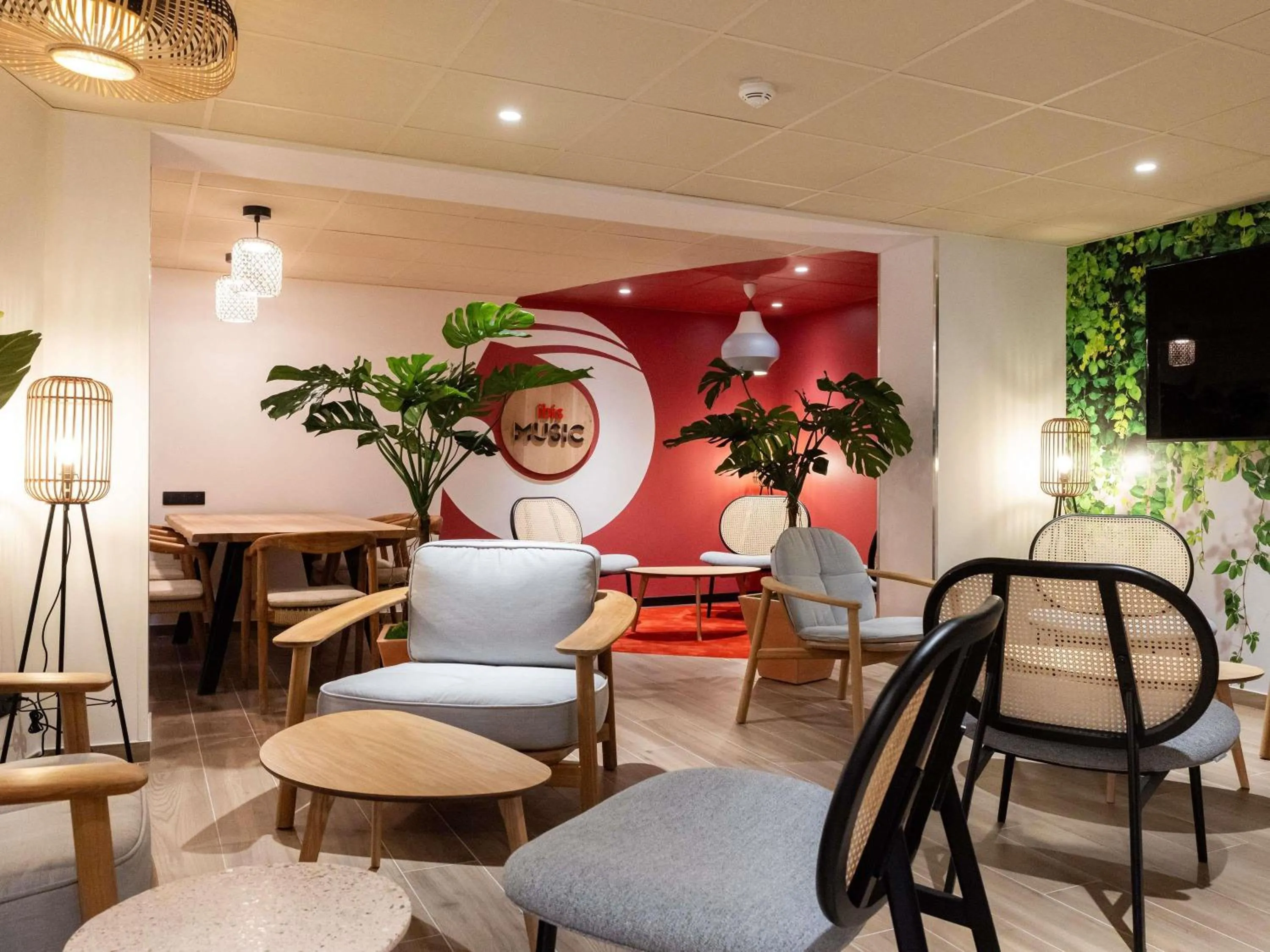 Lounge or bar in ibis Beziers Est Mediterranee A9/A75