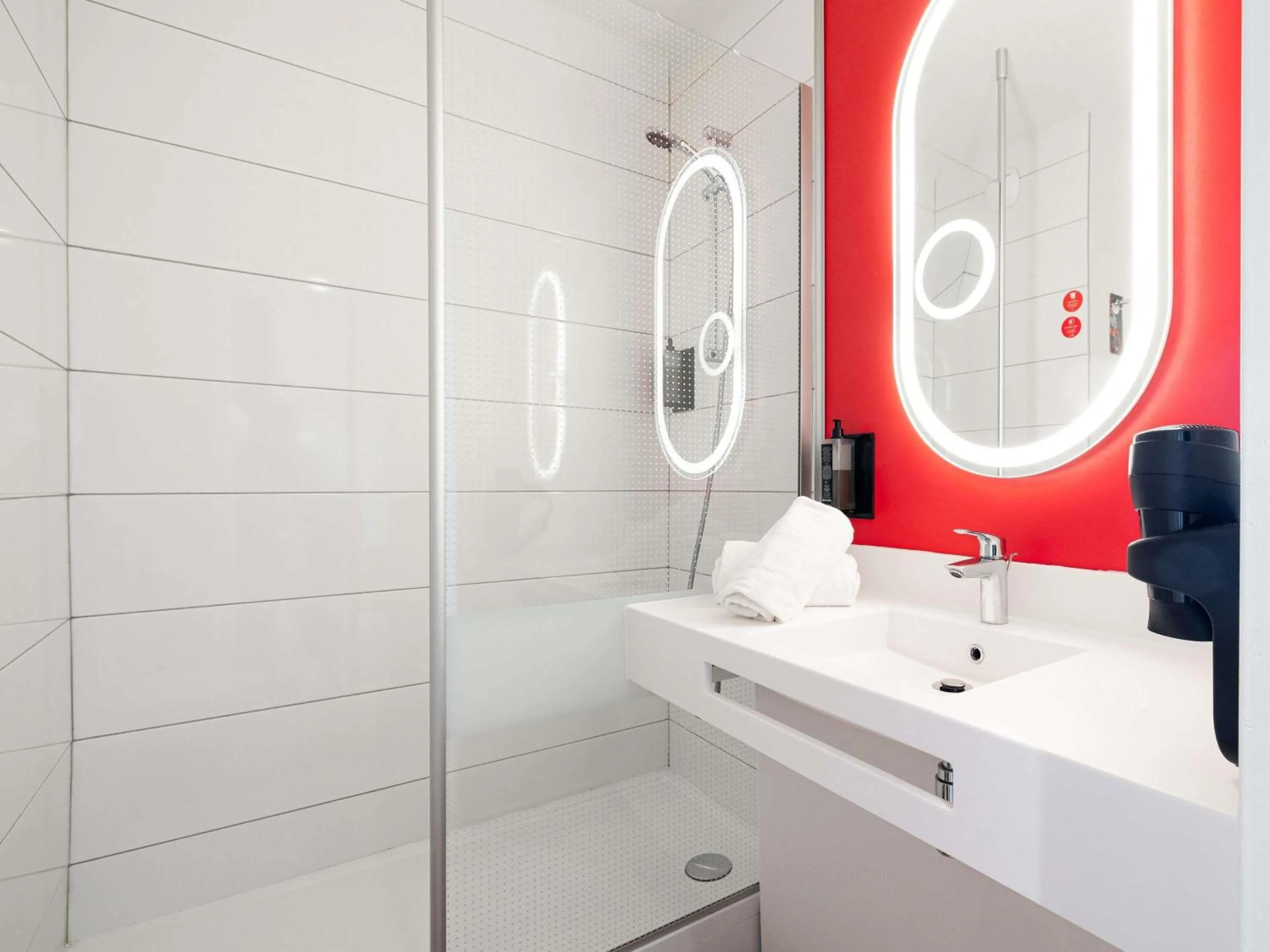 Bedroom in ibis Beziers Est Mediterranee A9/A75