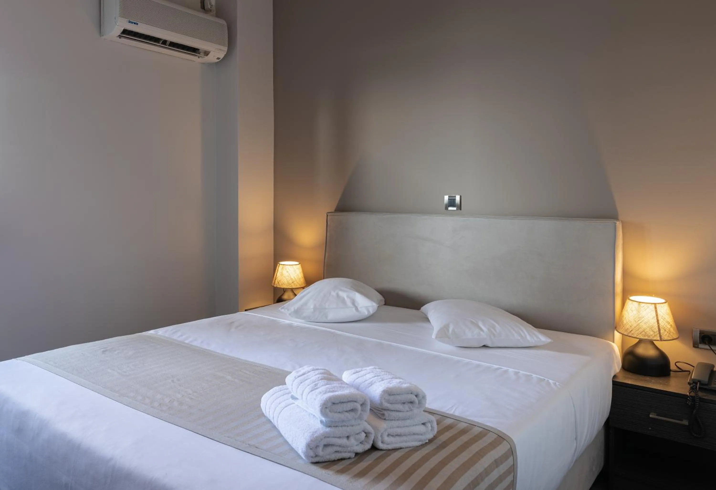 Photo of the whole room, Bed in Plaza Hotel