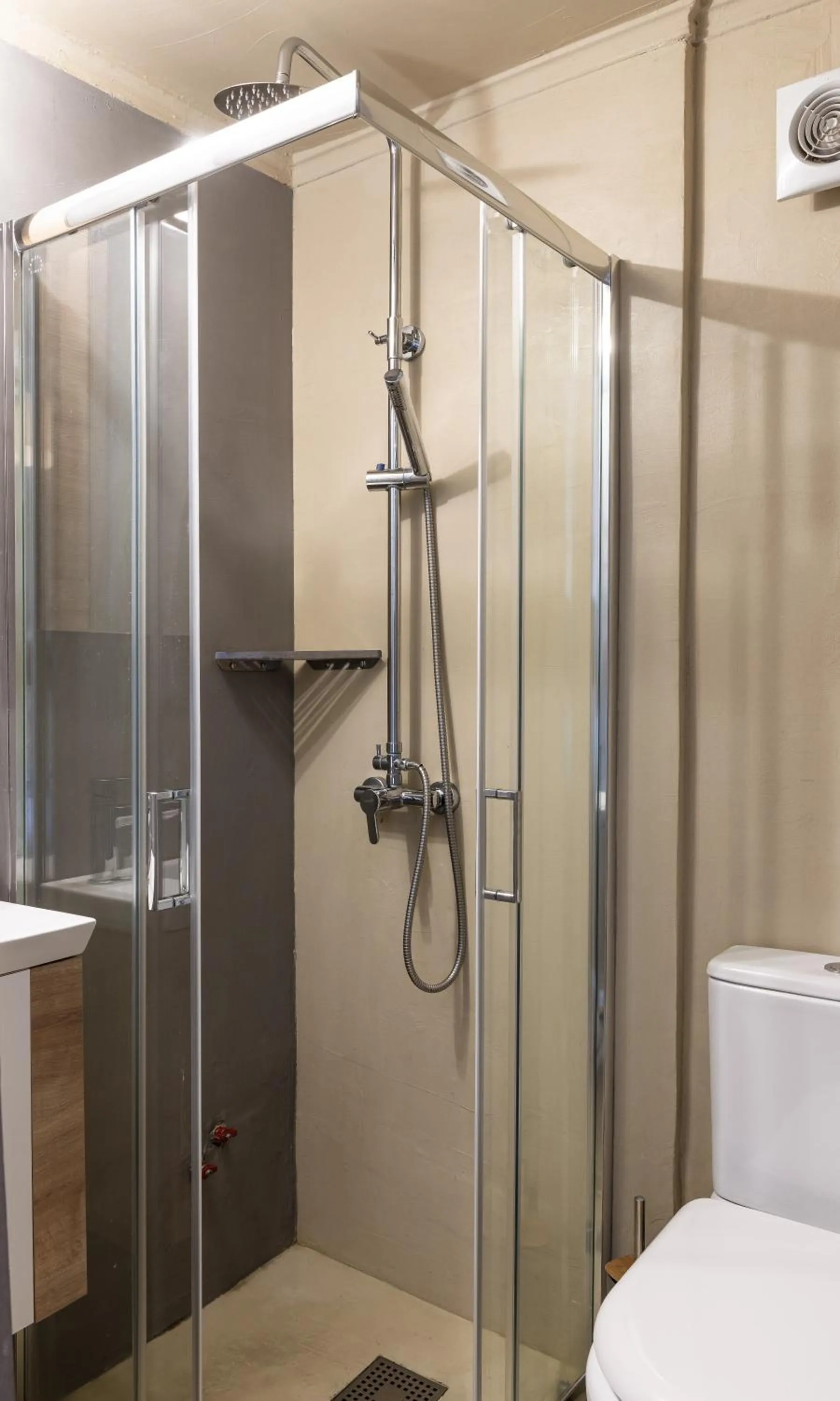 Bathroom in Plaza Hotel