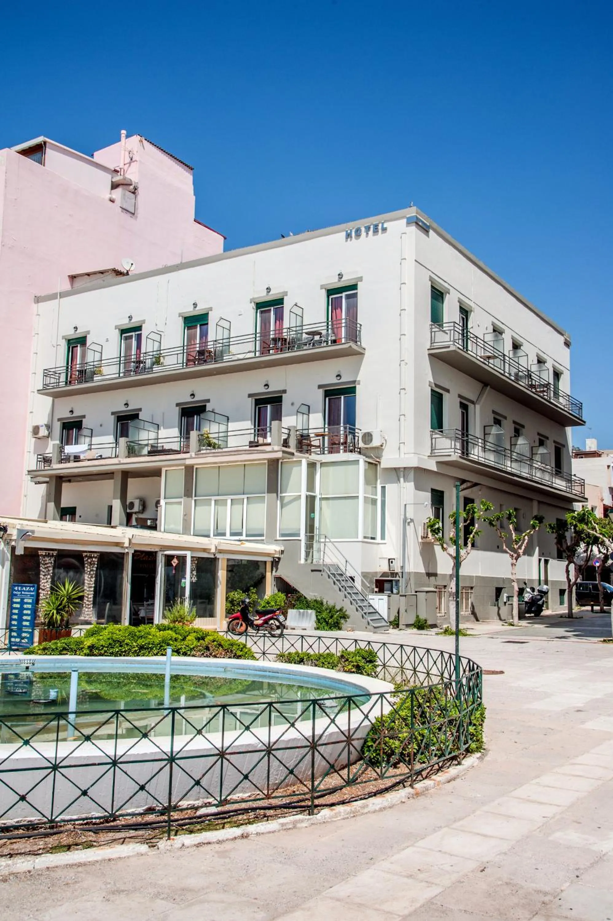 Facade/entrance in Plaza Hotel
