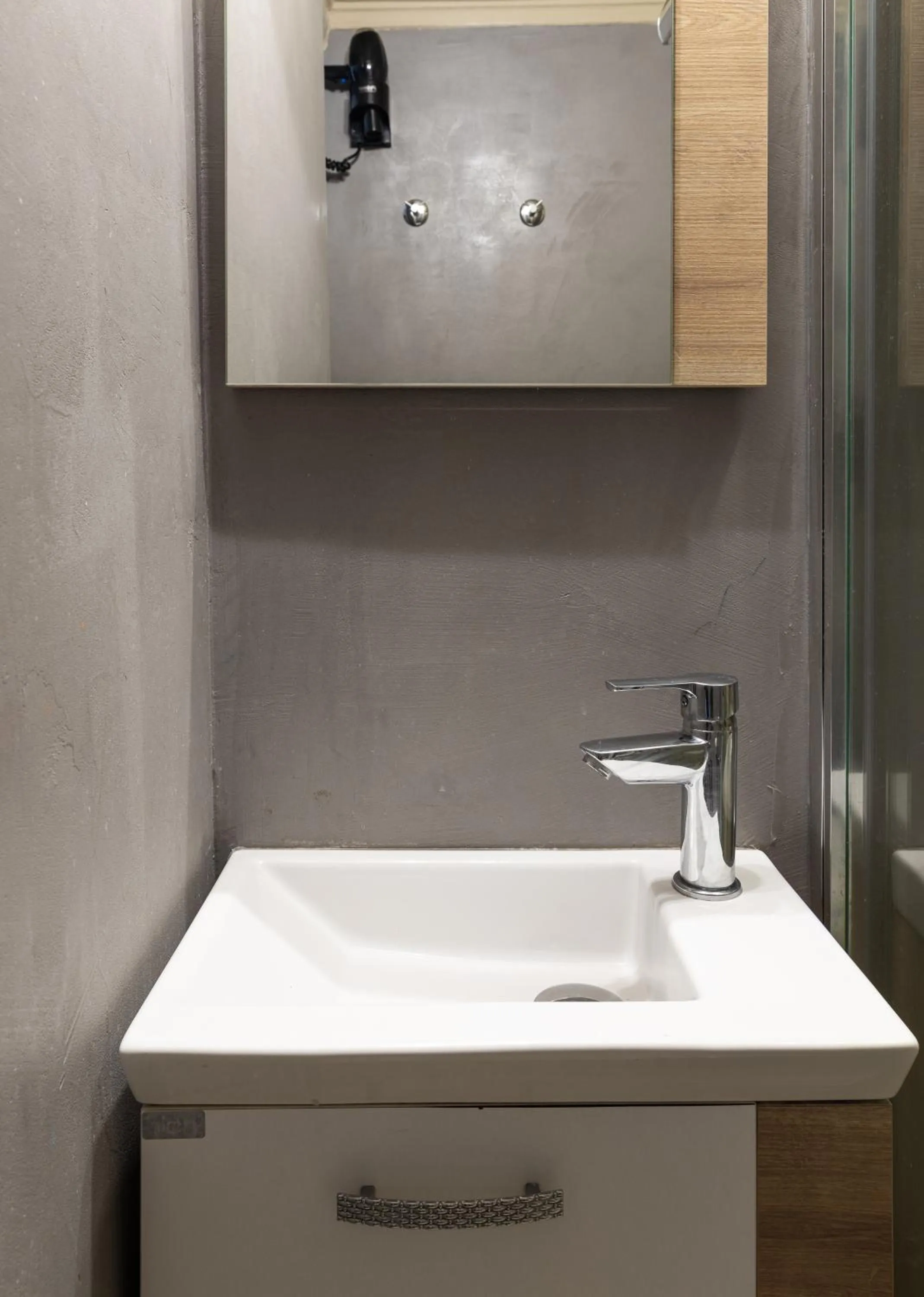 Bathroom in Plaza Hotel