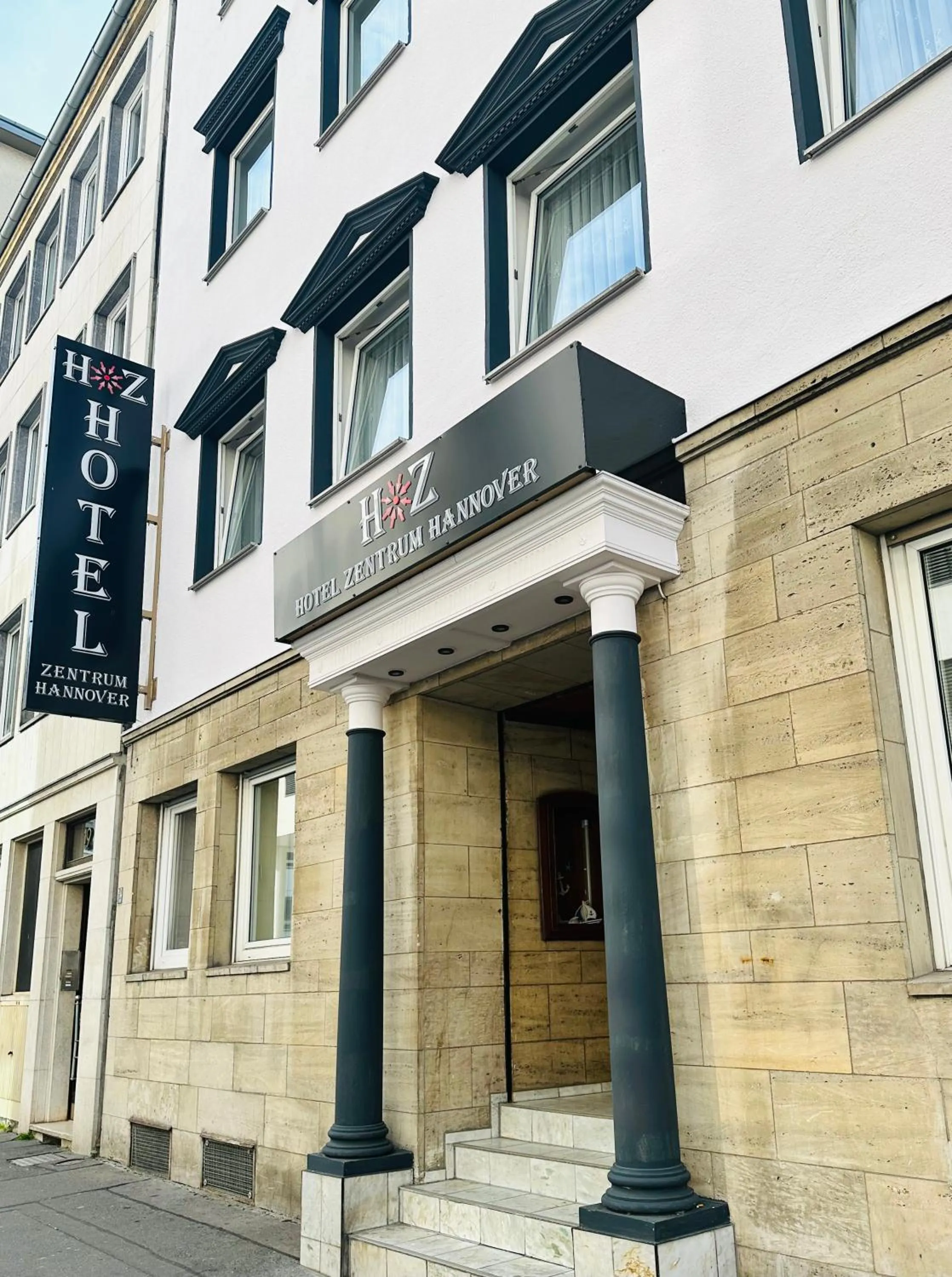 Facade/entrance in Hotel Zentrum