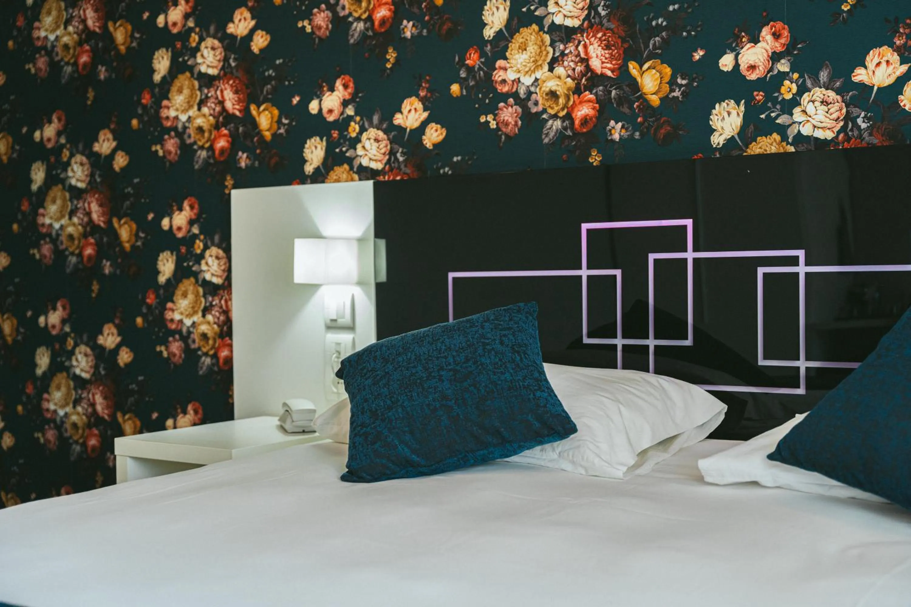 Bed in Holidays & Work HOTEL