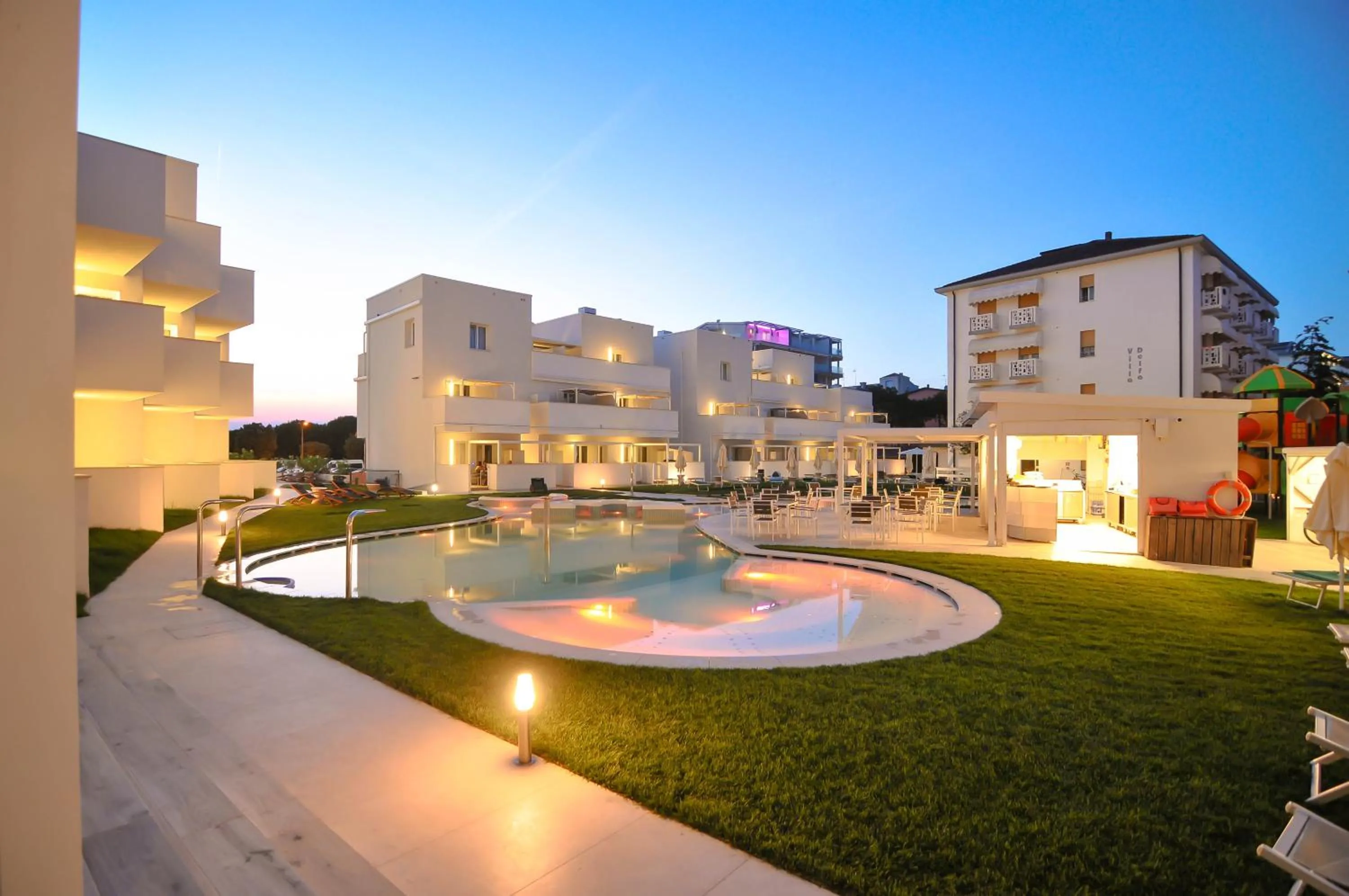 Property building in Marina Suites & Apartments 4 stelle S